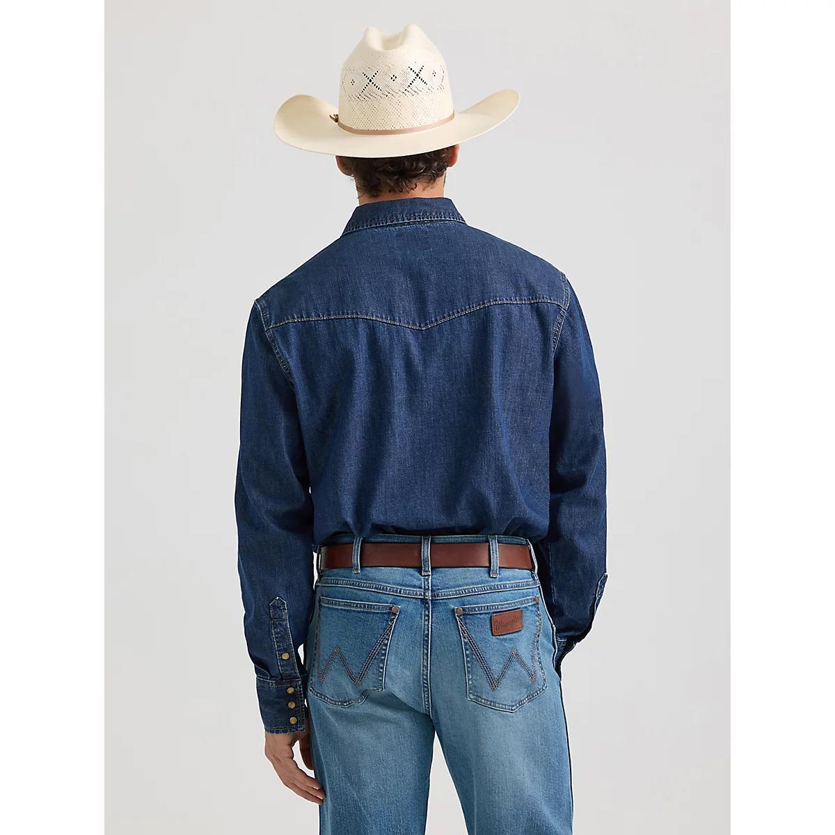 Men's Wrangler® Classic Denim Western Snap Shirt in Light Wash Product Image