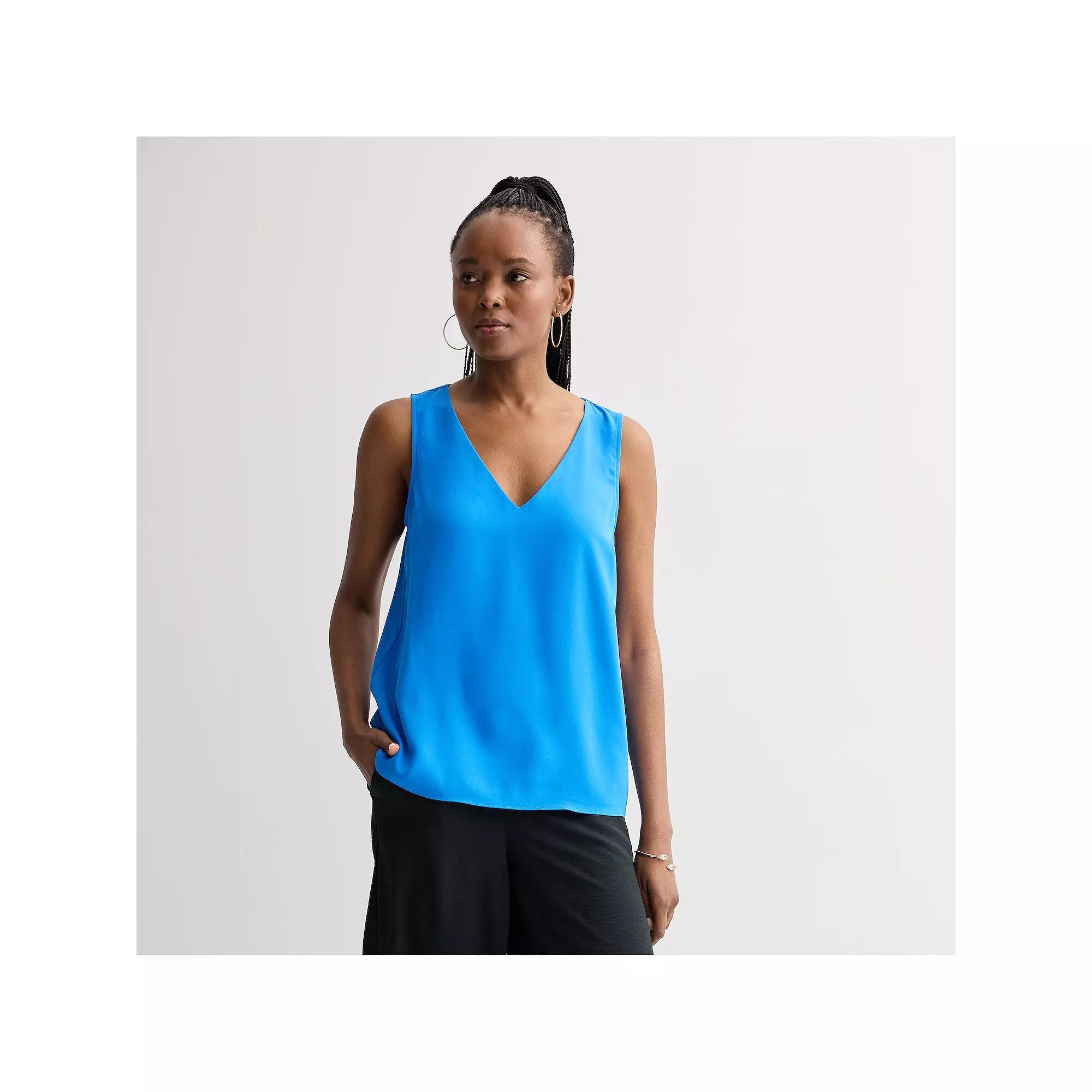 Women's Petite Nine West V-Neck Tank Top,  Product Image