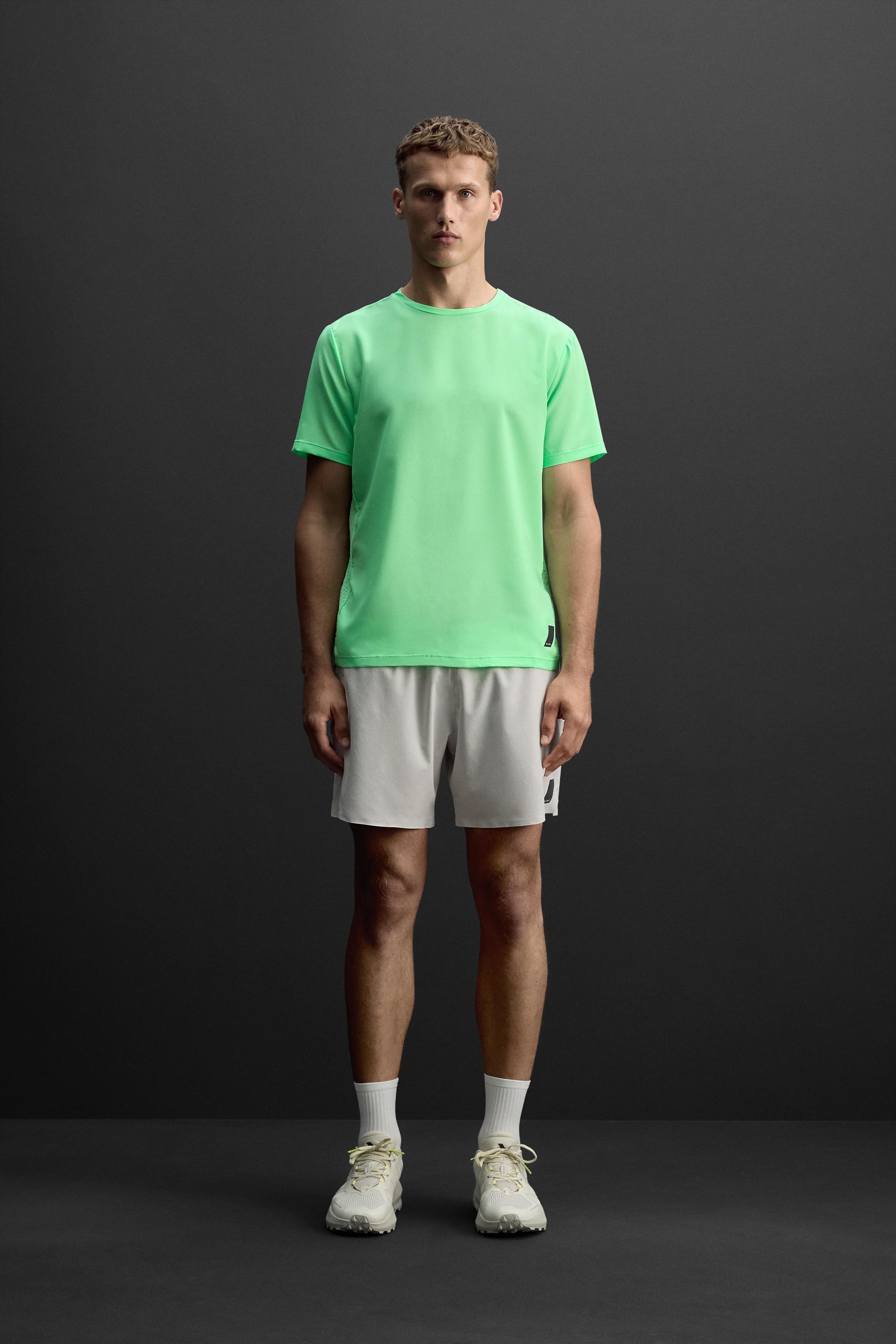 LIGHTWEIGHT TRAINING T-SHIRT Product Image