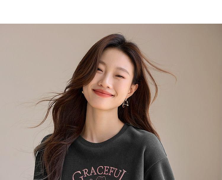 Round Neck Lily Lettering Embroidered Fleece-Lined Pullover Product Image