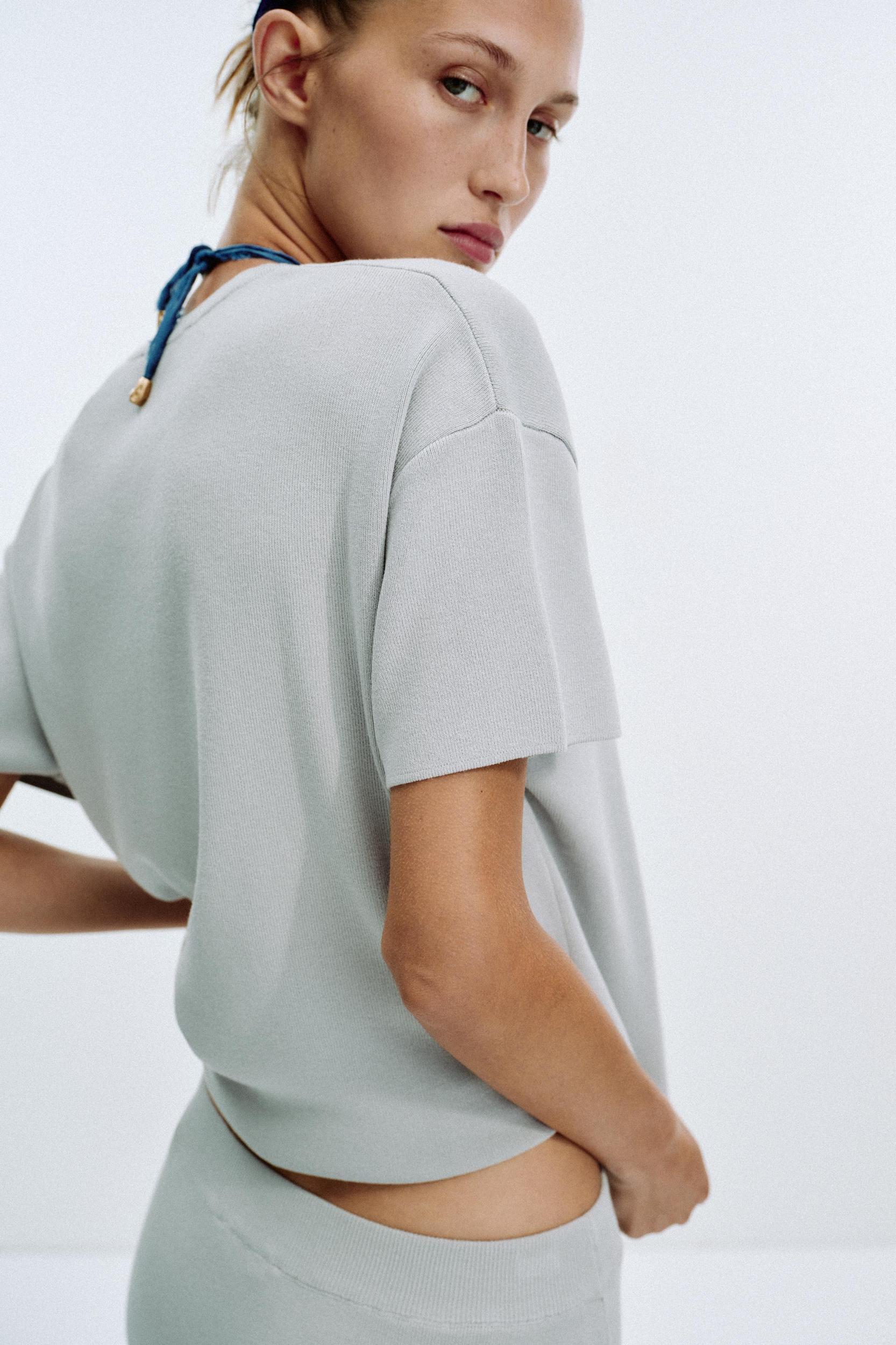 OVERSIZED PLAIN KNIT TOP Product Image