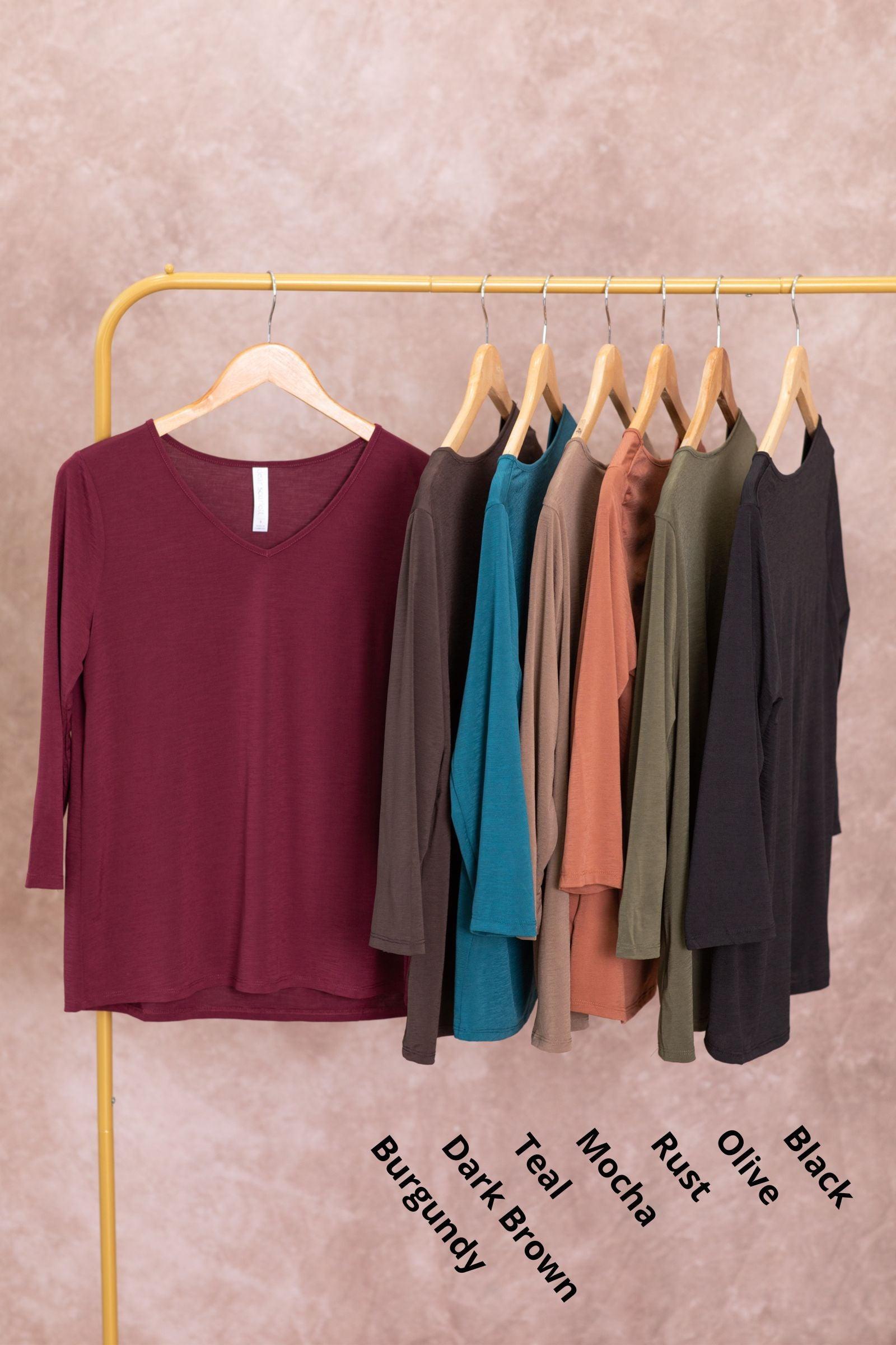 Solid Wrinkle Free V-Neck 3/4 Sleeve Knit Top Product Image