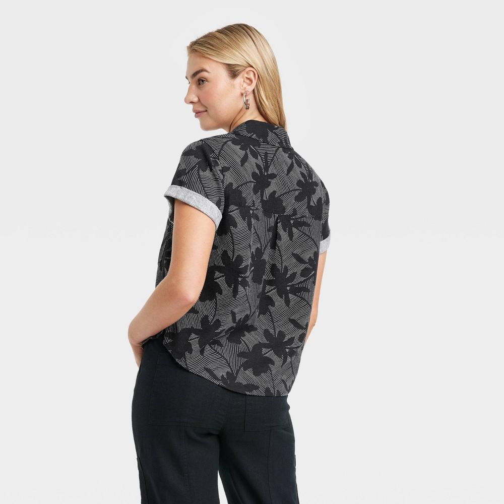 Womens Short Sleeve Collared Button-Down Shirt - Universal Thread Black Floral XS Product Image