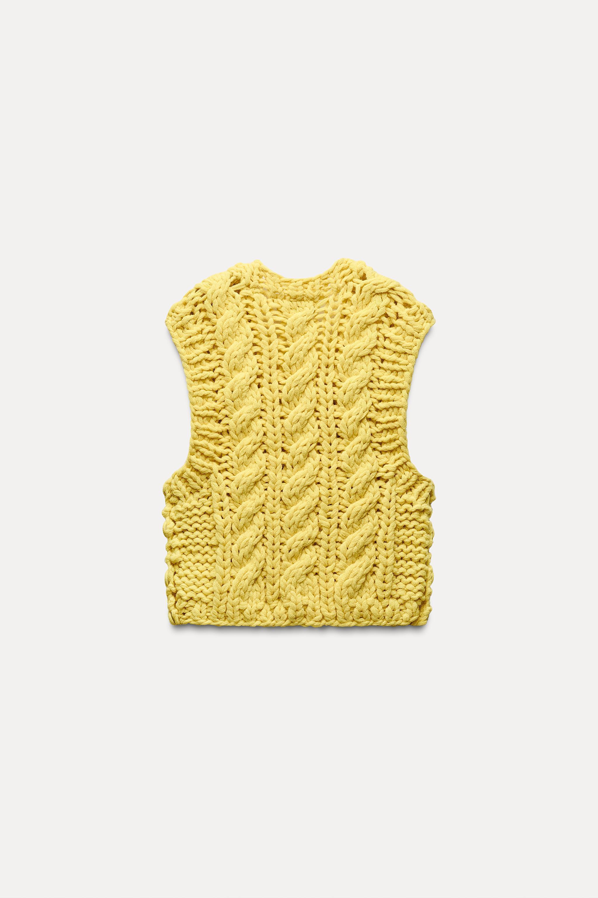 CHUNKY KNIT VEST Product Image