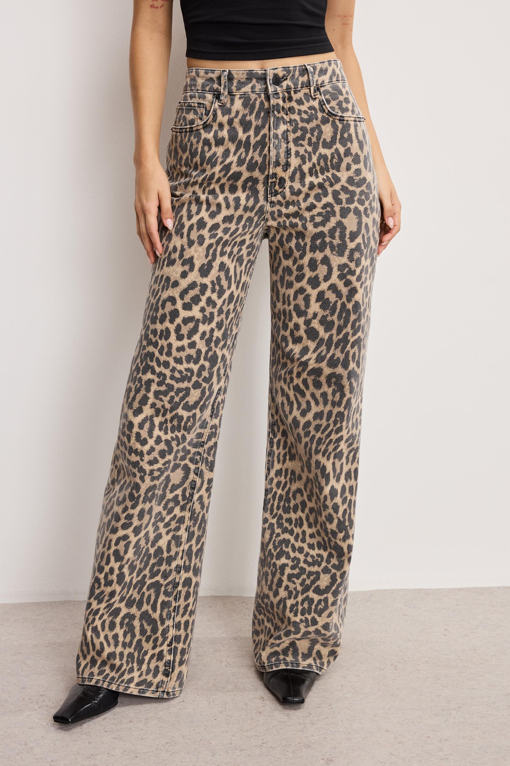 GOOD EASE LEOPARD JEANS | LUCKY LEOPARD001 Product Image