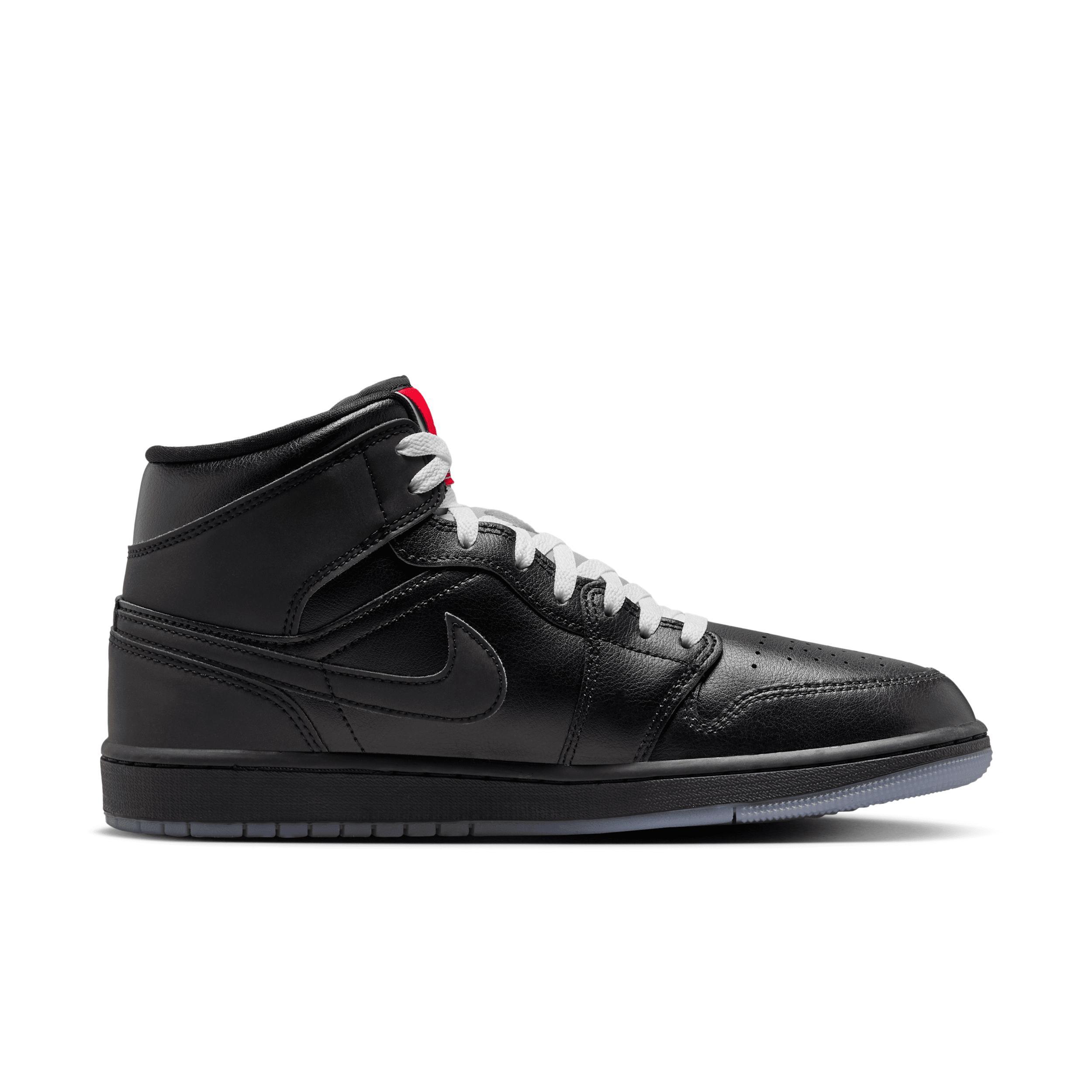 Men's Air Jordan 1 Mid SE Shoes Product Image