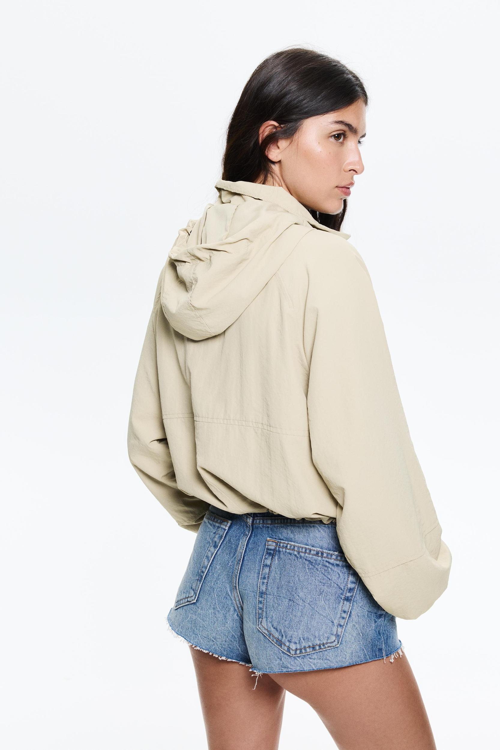 Short lightweight hooded jacket Product Image