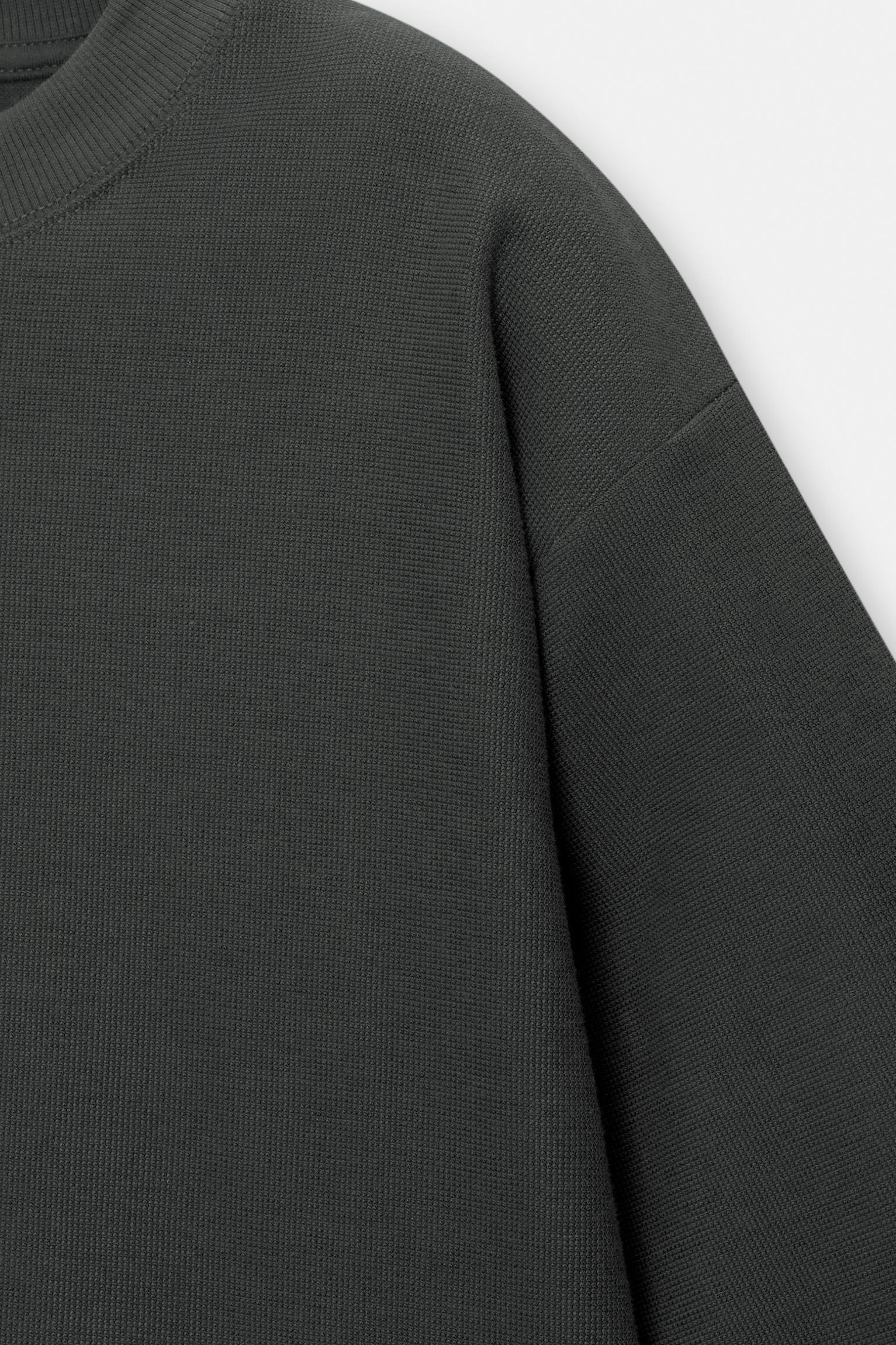 Textured short sleeve sweatshirt Product Image