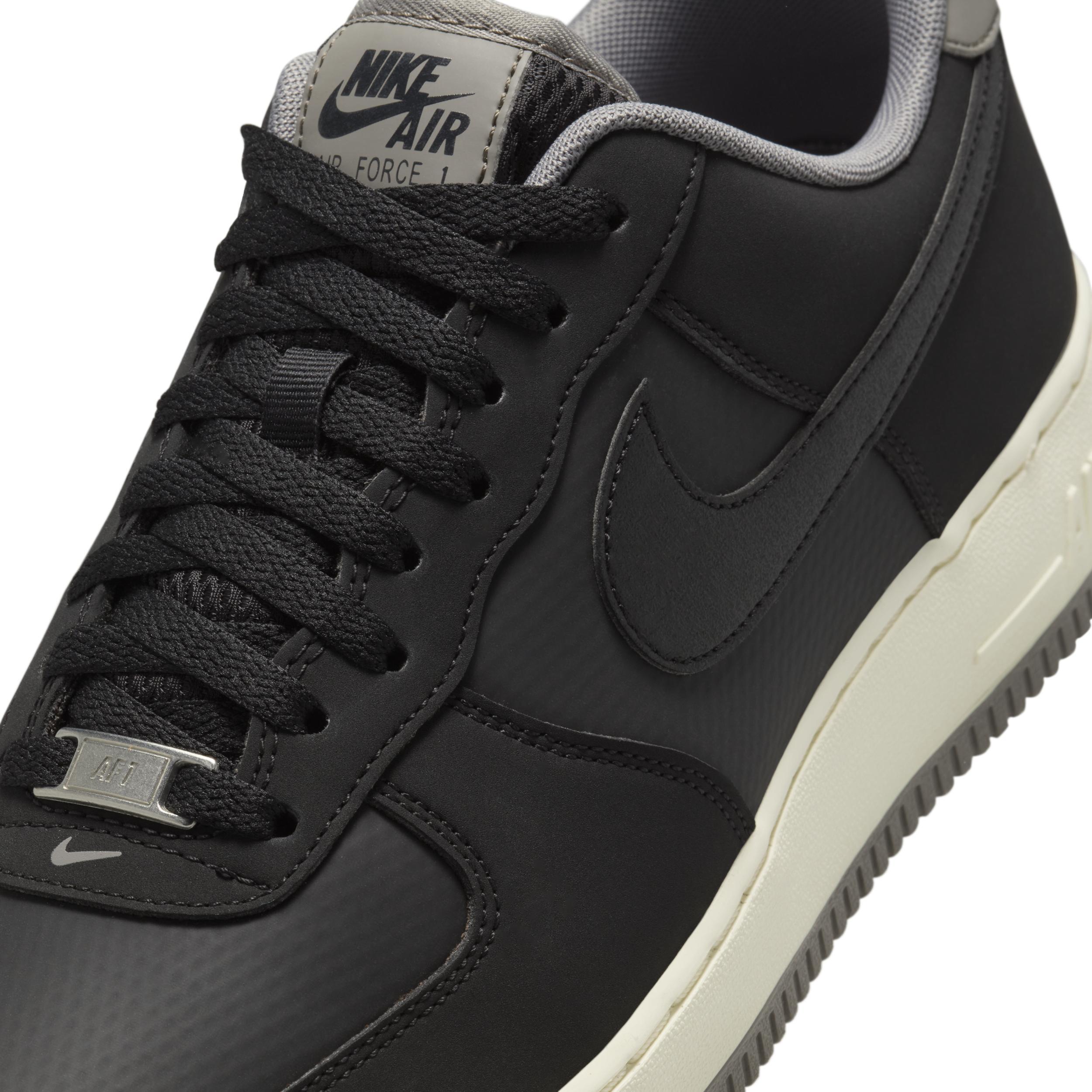 Nike Men's Air Force 1 '07 LV8 Winterized Shoes Product Image