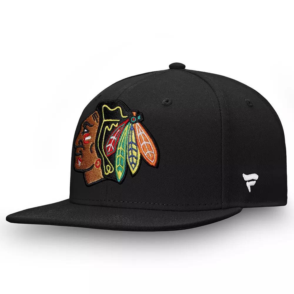 Men's Fanatics Black Chicago Blackhawks Team Core Emblem Snapback Hat Product Image