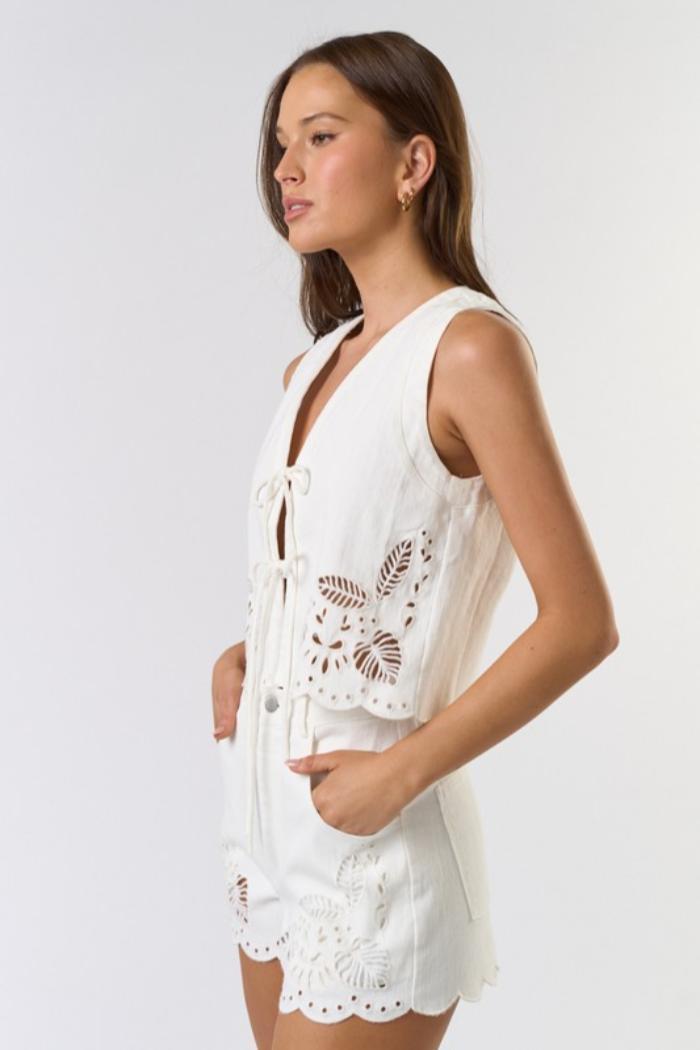 Embroidered Scalloped Short Product Image