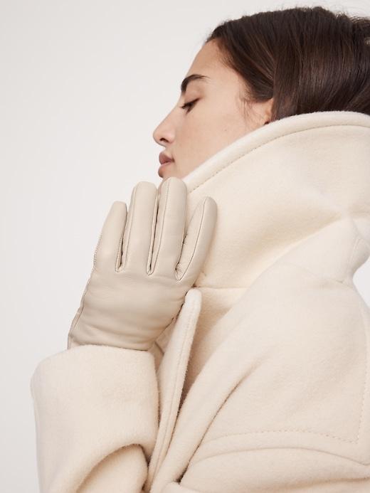 Cashmere-Lined Leather Gloves Product Image