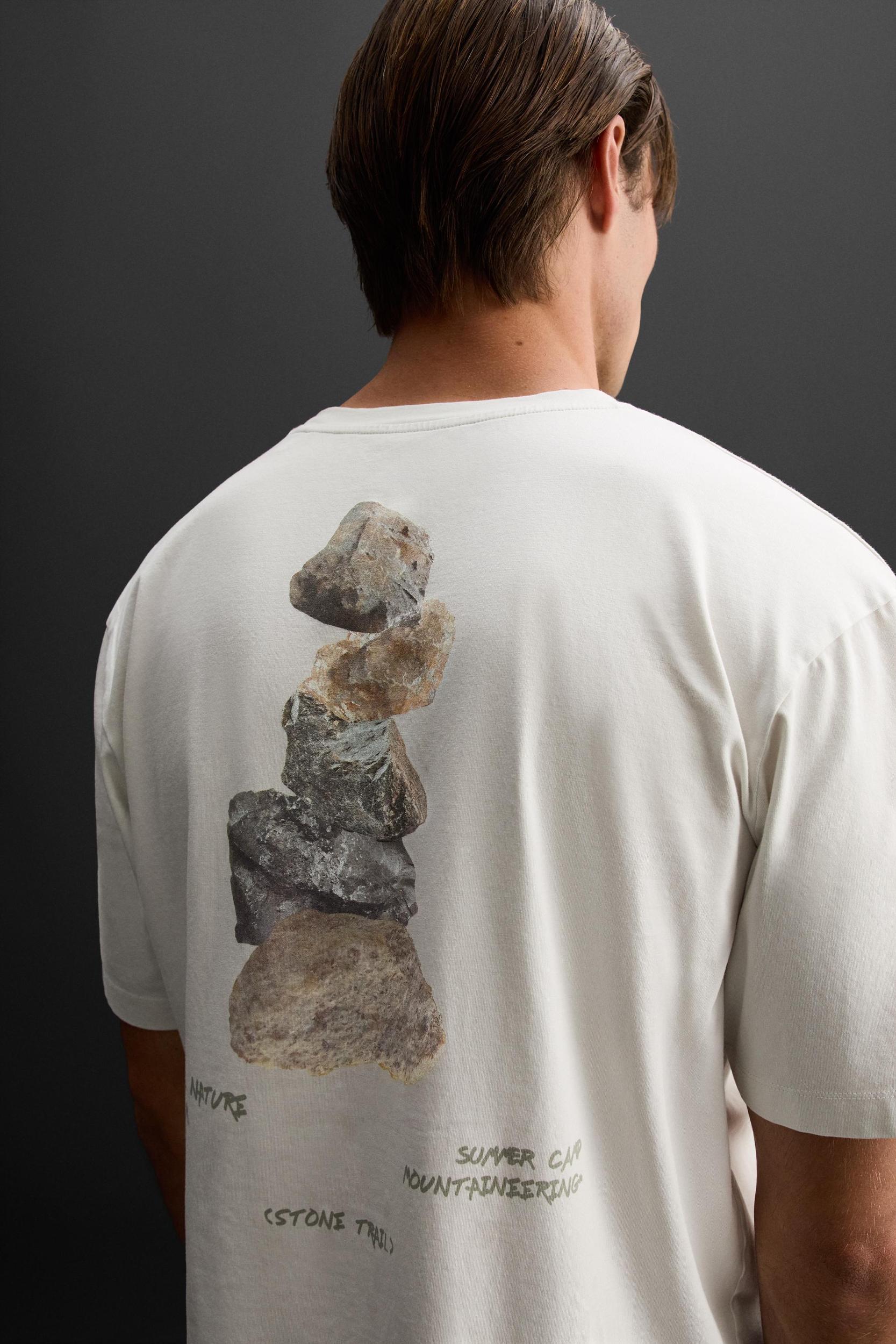 GRAPHIC PRINT T-SHIRT Product Image