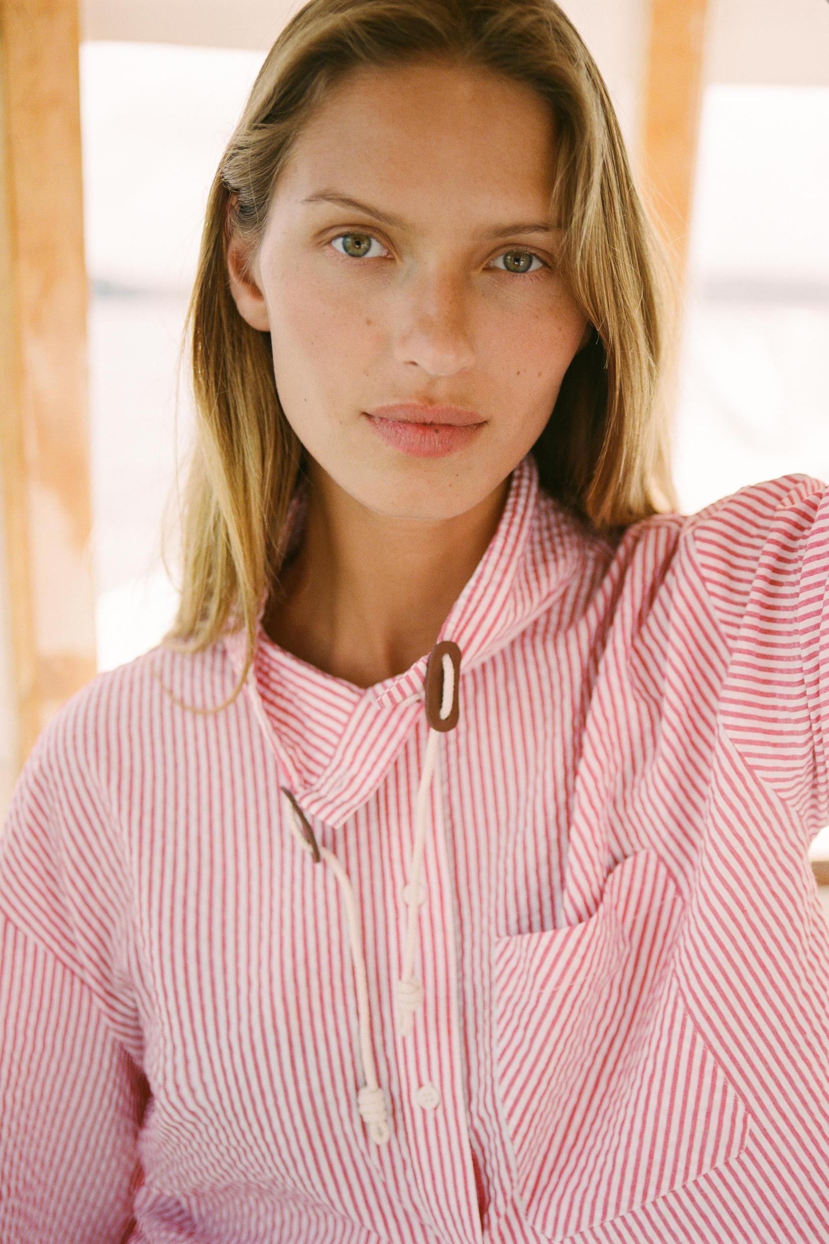 STRIPED HIGH NECK SHIRT Product Image