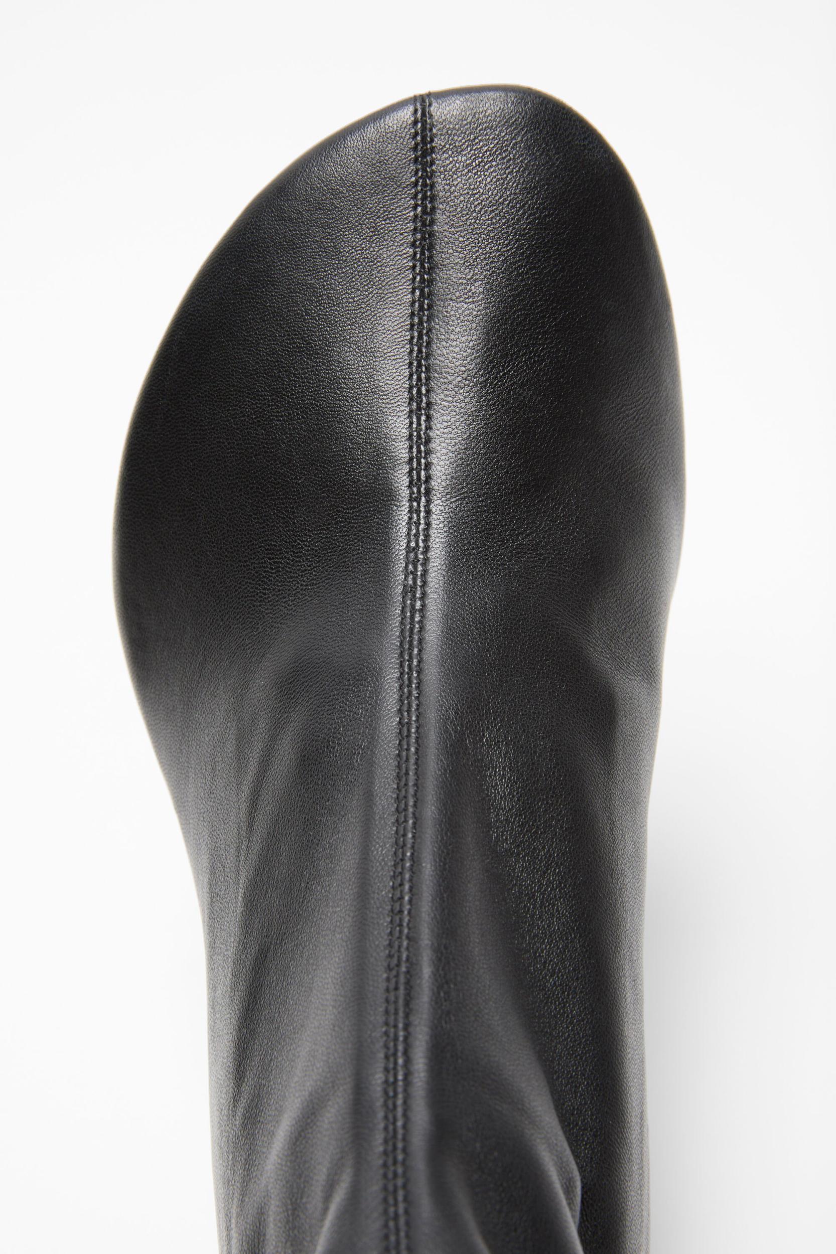 Leather ankle boot Product Image