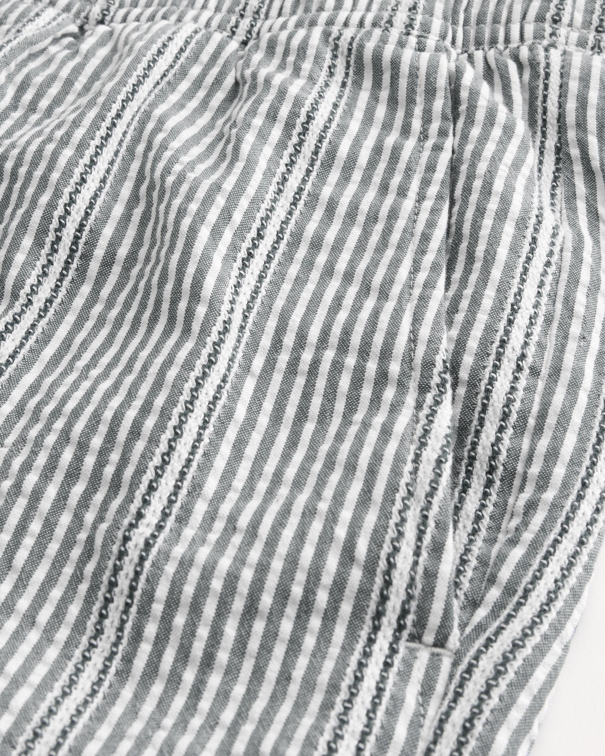 Mid-Thigh Twill Pull-On Shorts Product Image