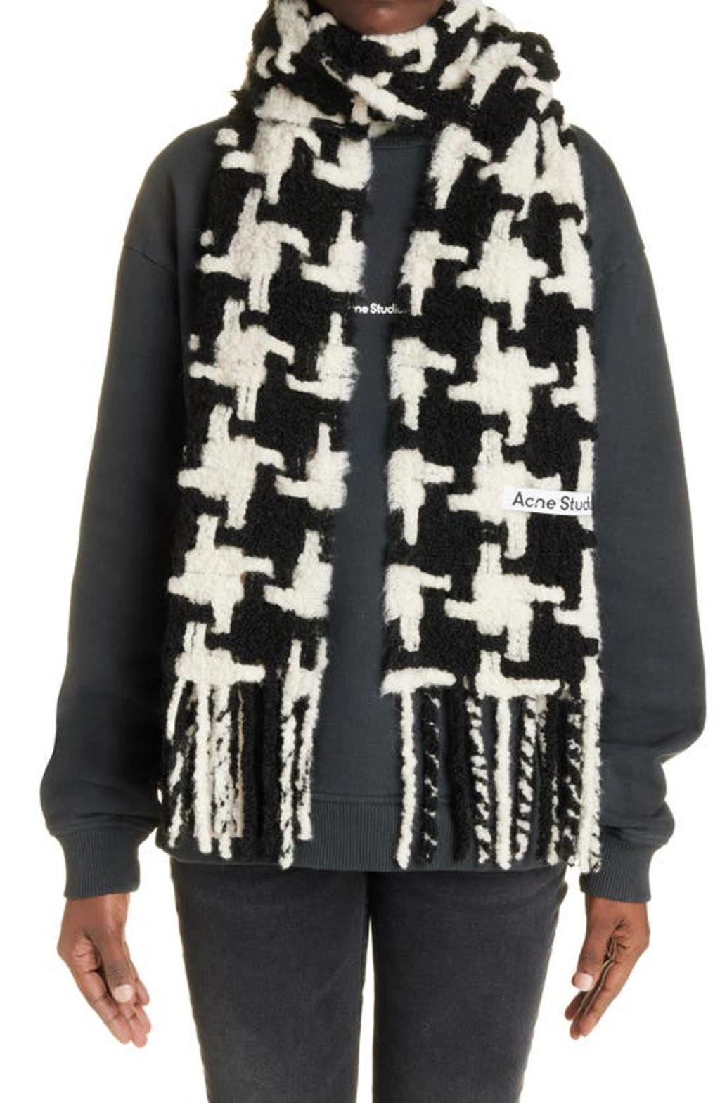 ACNE STUDIOS Fringed Houndstooth Alpaca-blend Scarf In White Black Product Image