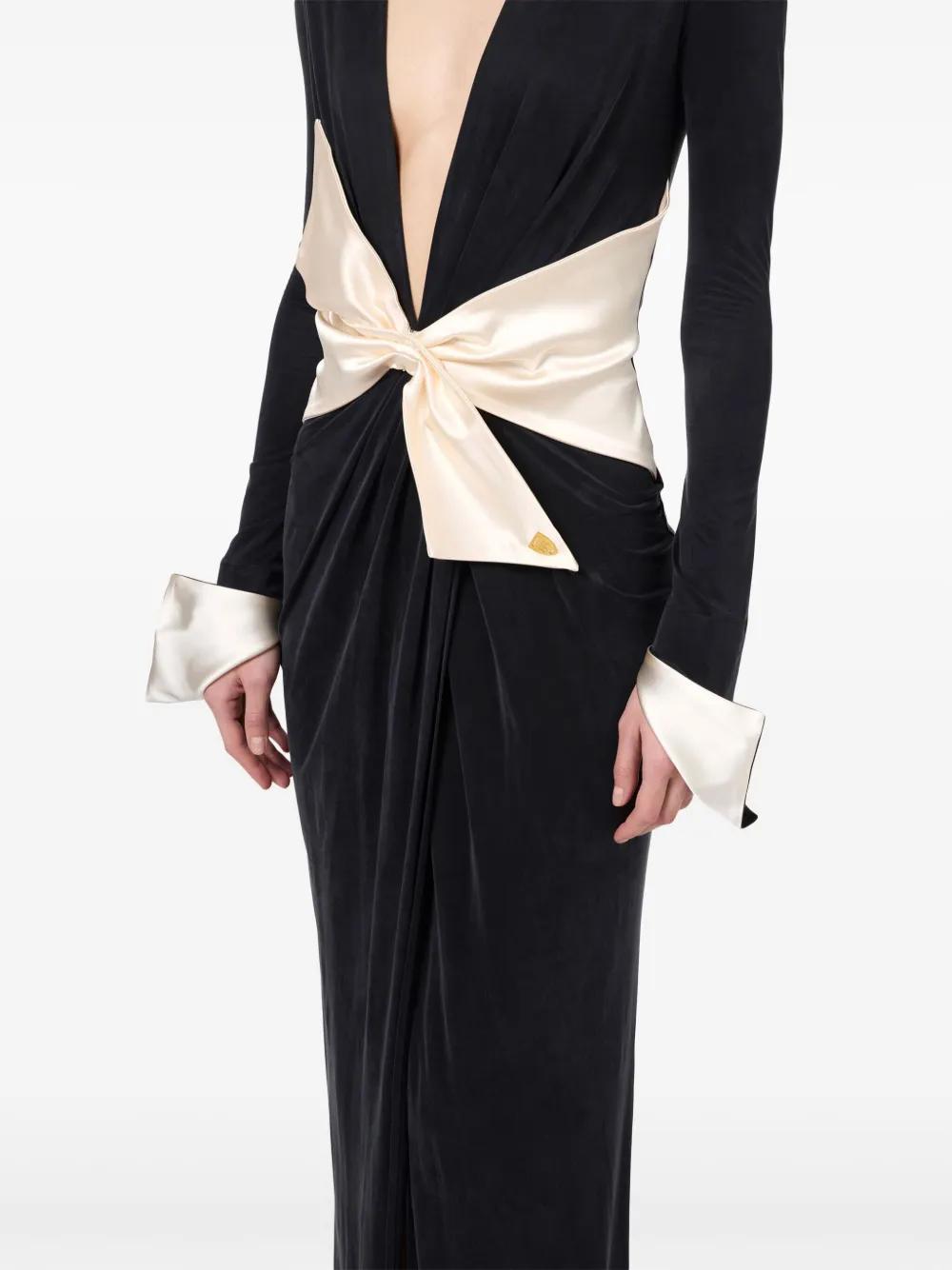 oversized-bow gown Product Image