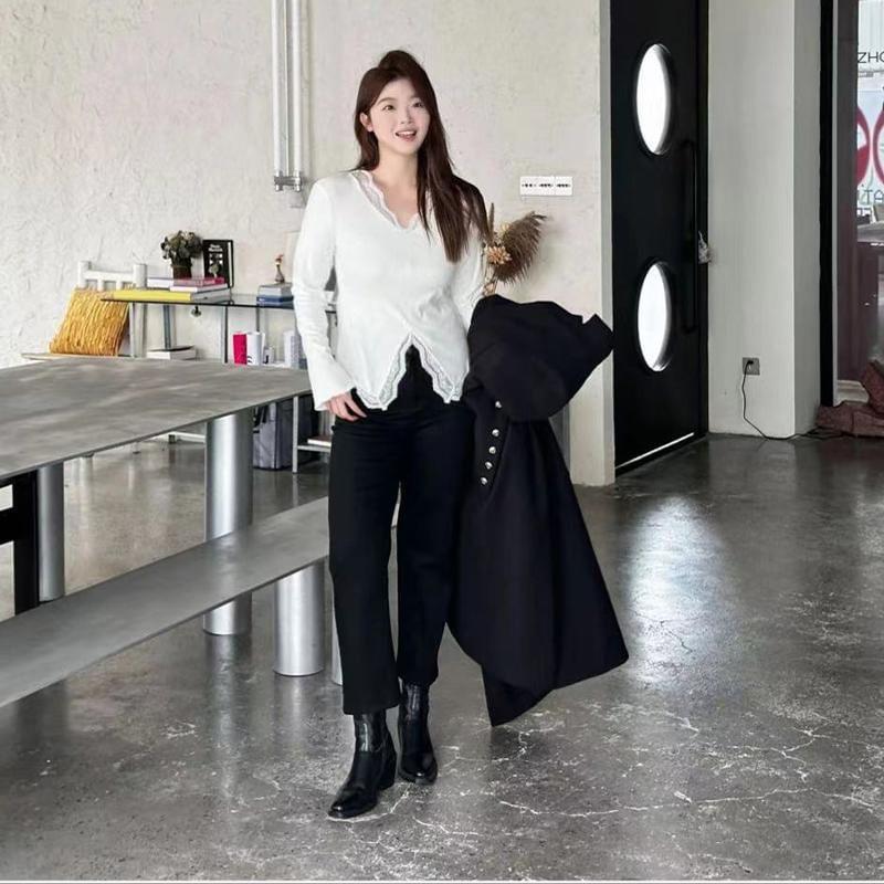 Long-Sleeve V-Neck Plain Lace Trim Slit Top Product Image