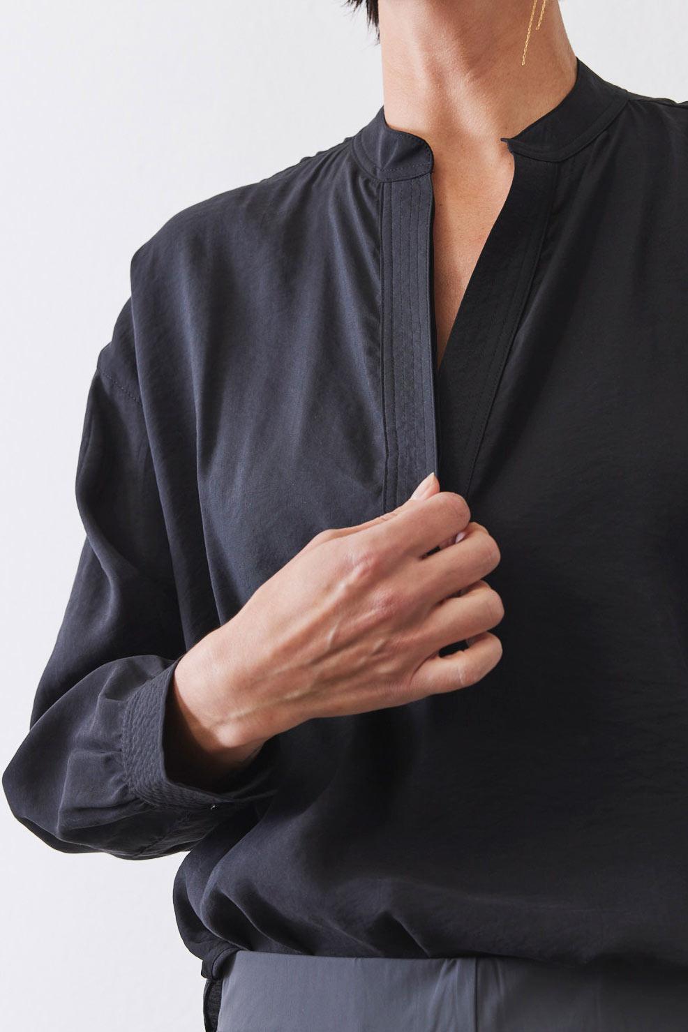 Not Too Loose Light Poplin Blouse Product Image