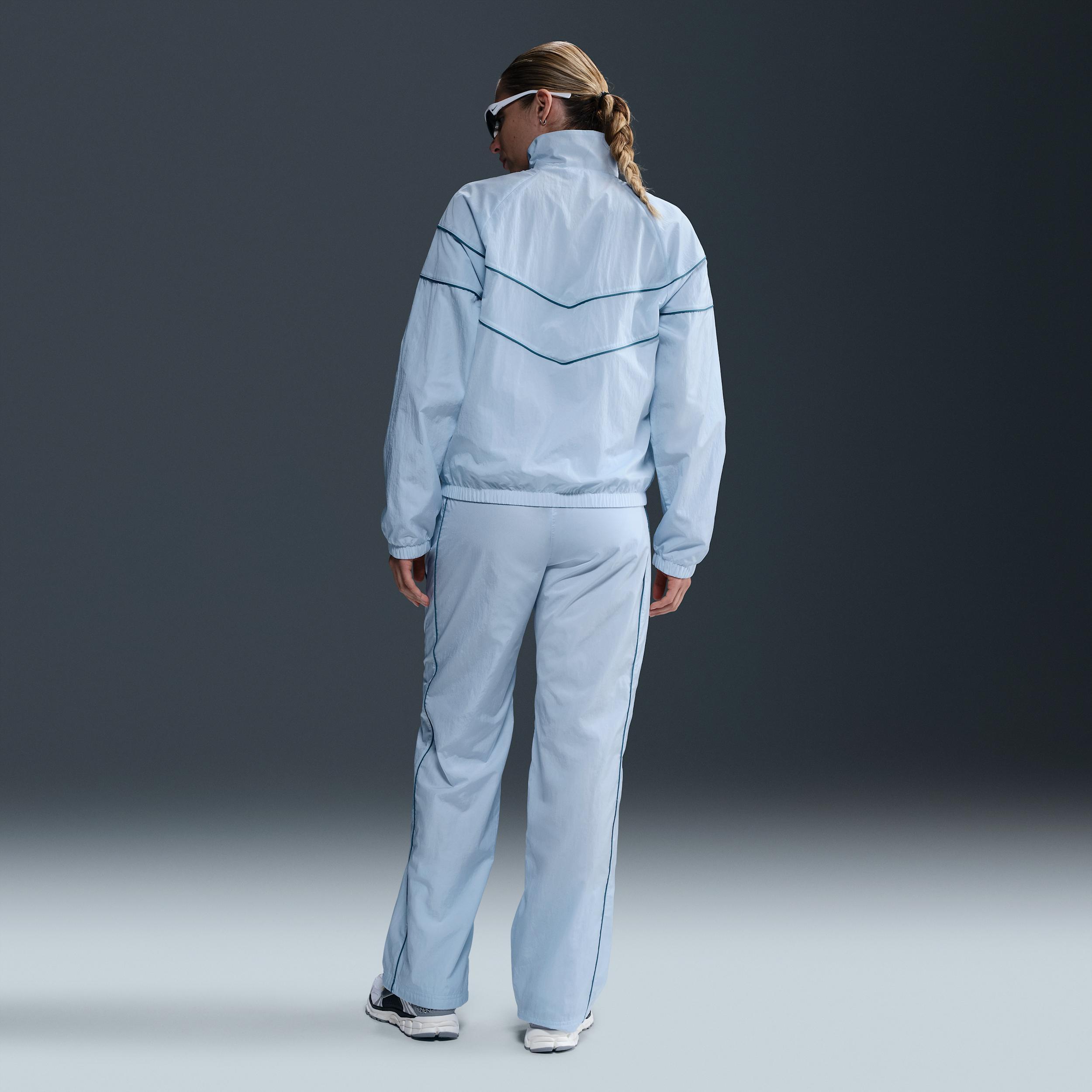Nike Womens Windrunner Loose UV Woven Full-Zip Jacket | FV6304-423 Product Image