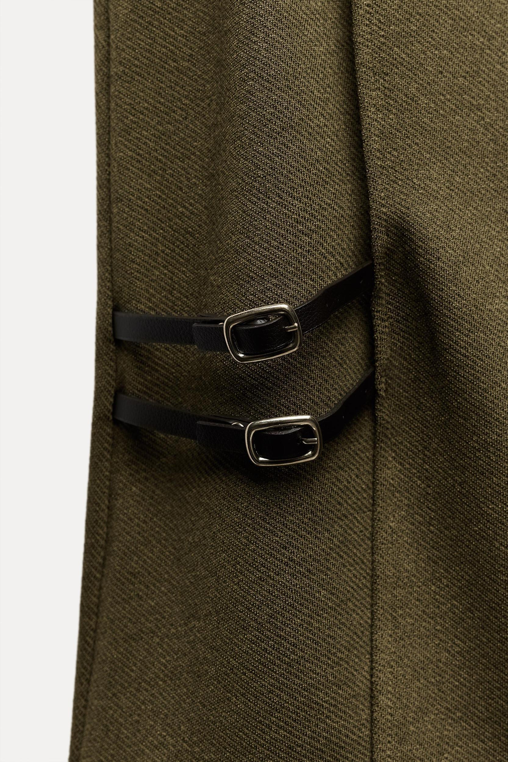 BUCKLE TWILL WRAP TOP Product Image