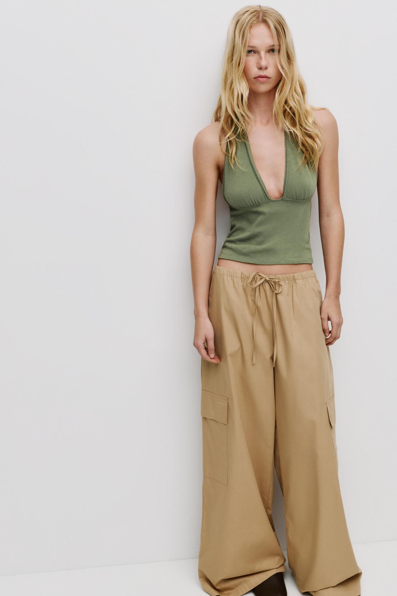 Fitted halter top Product Image