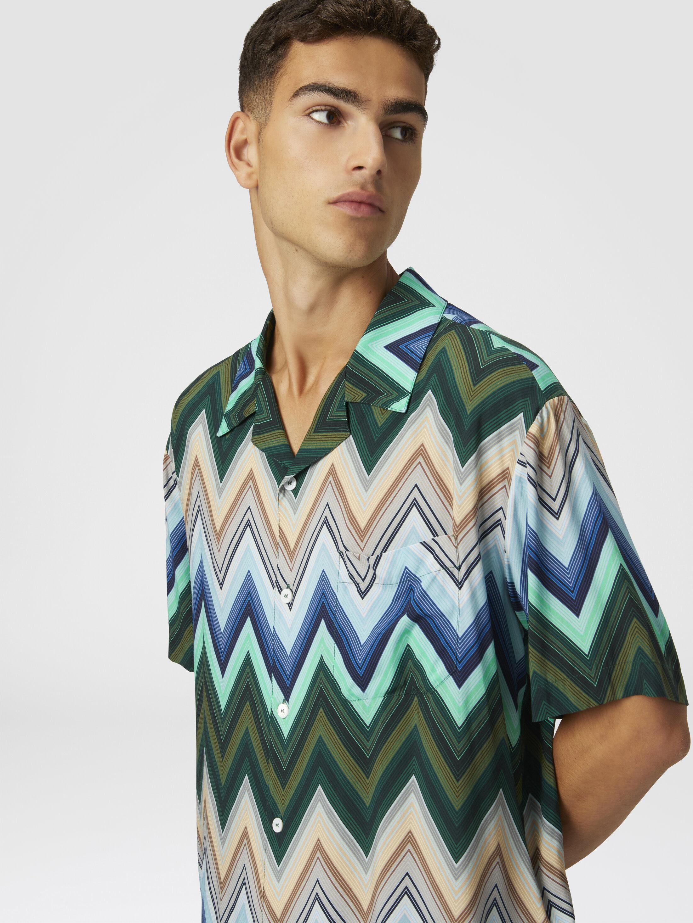 Viscose bowling shirt with macro zigzag and breast pocket Product Image