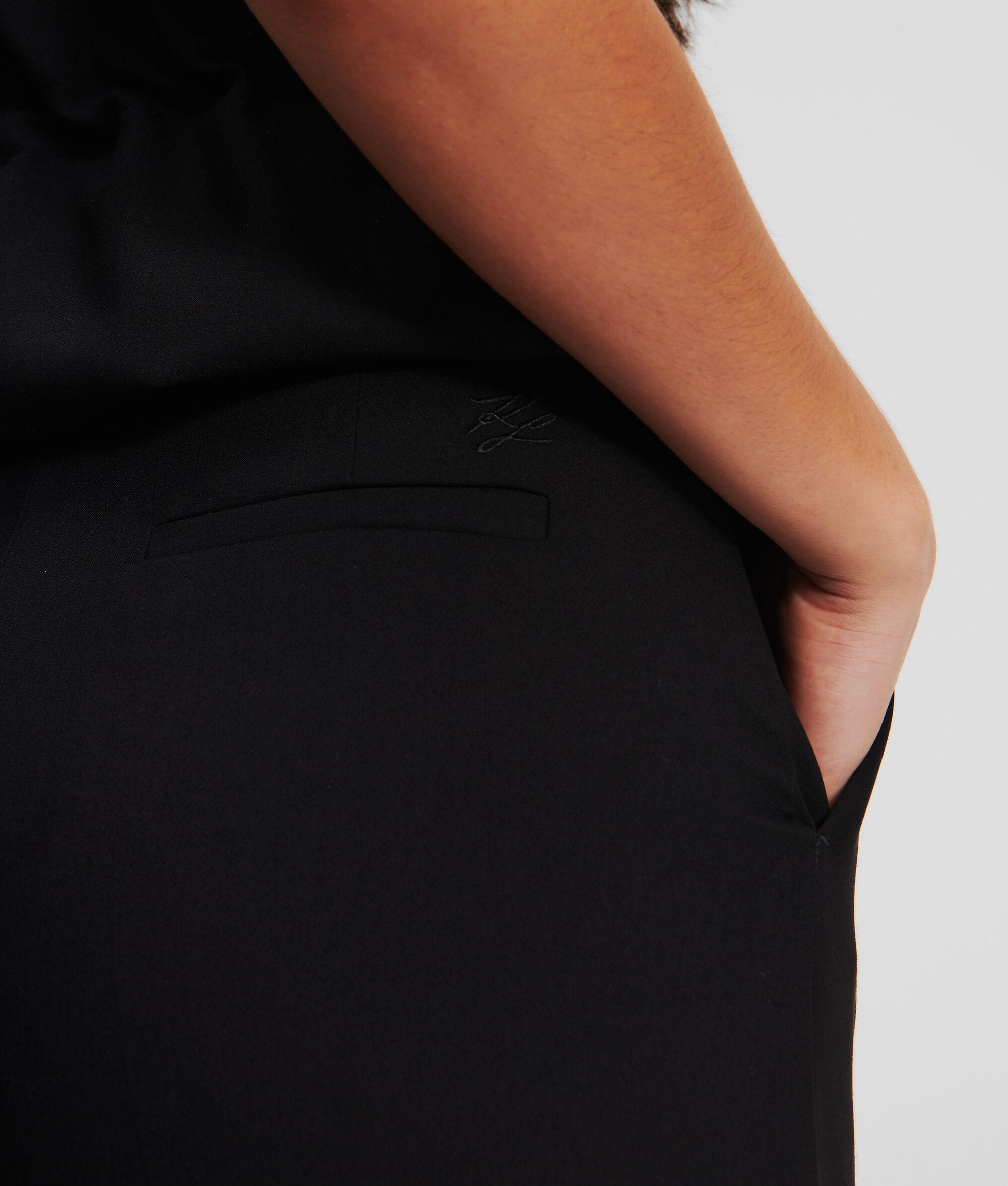 TAILORED WIDE-LEG PANTS Product Image