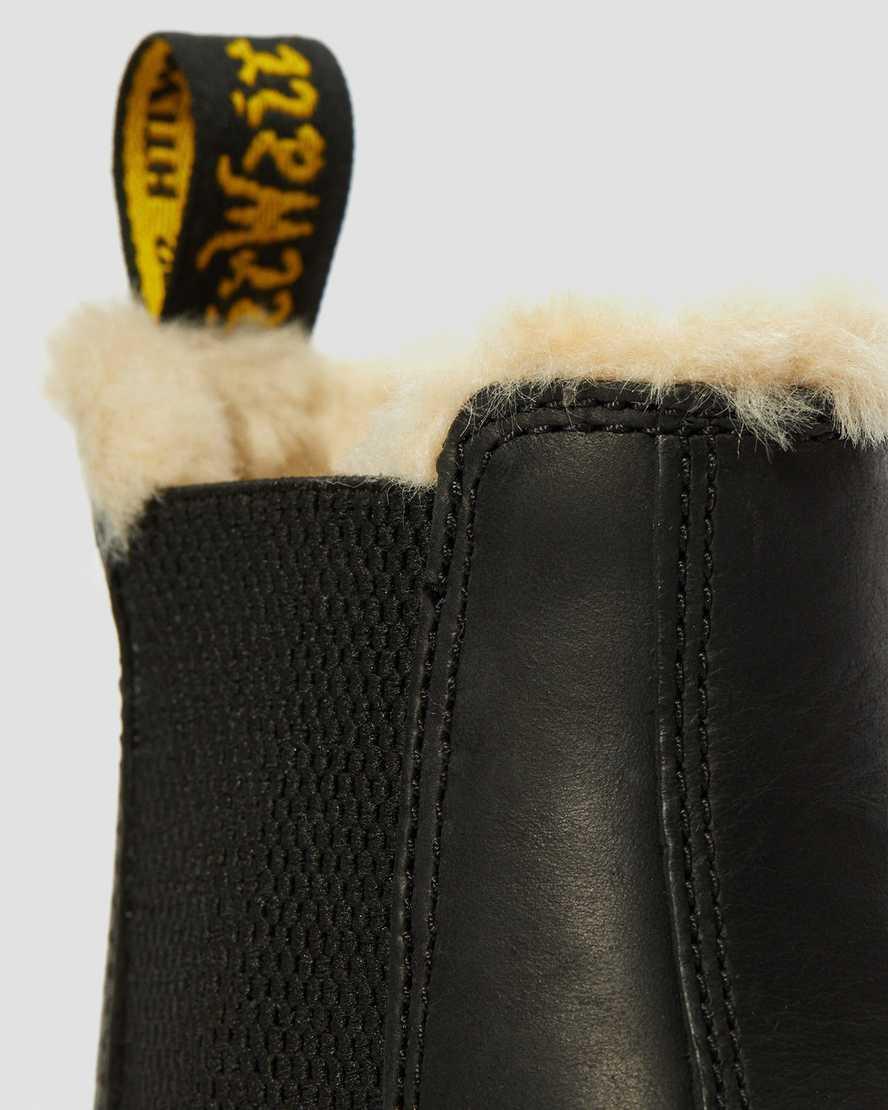 2976 Womens Faux Fur Lined Chelsea Boots Product Image