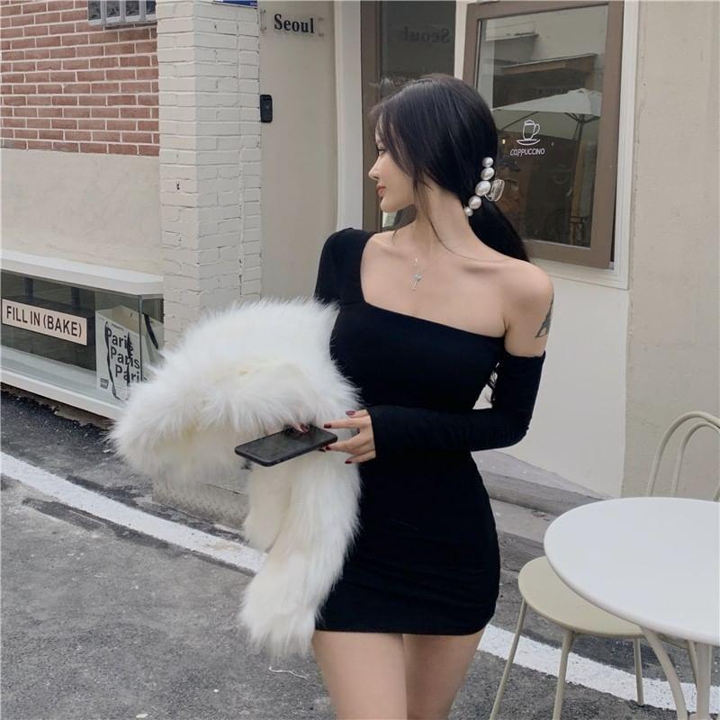 Long-Sleeve One-Shoulder Plain Mini Bodycon Dress Product Image