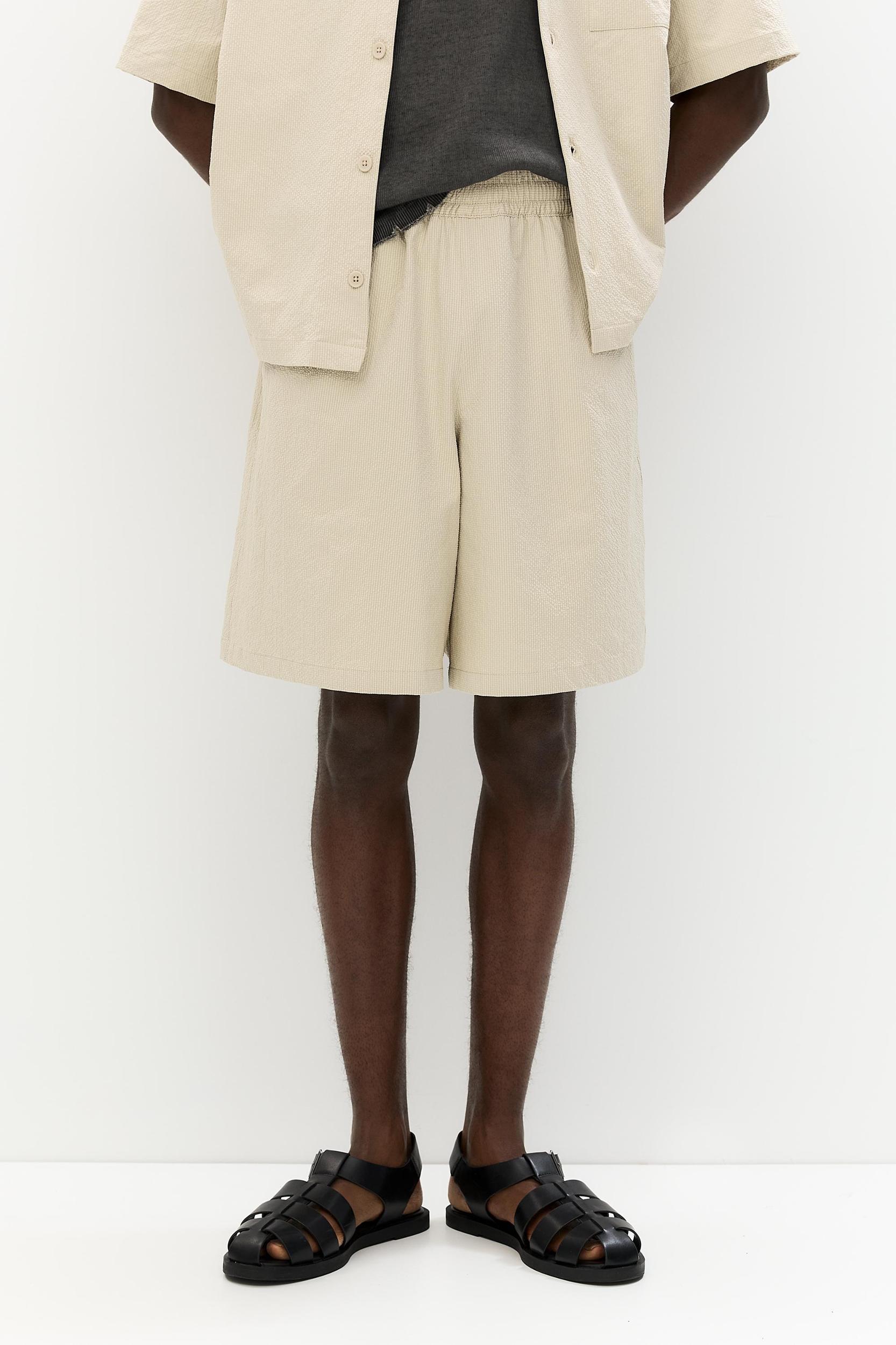 Seersucker Bermuda short sweatpants Product Image