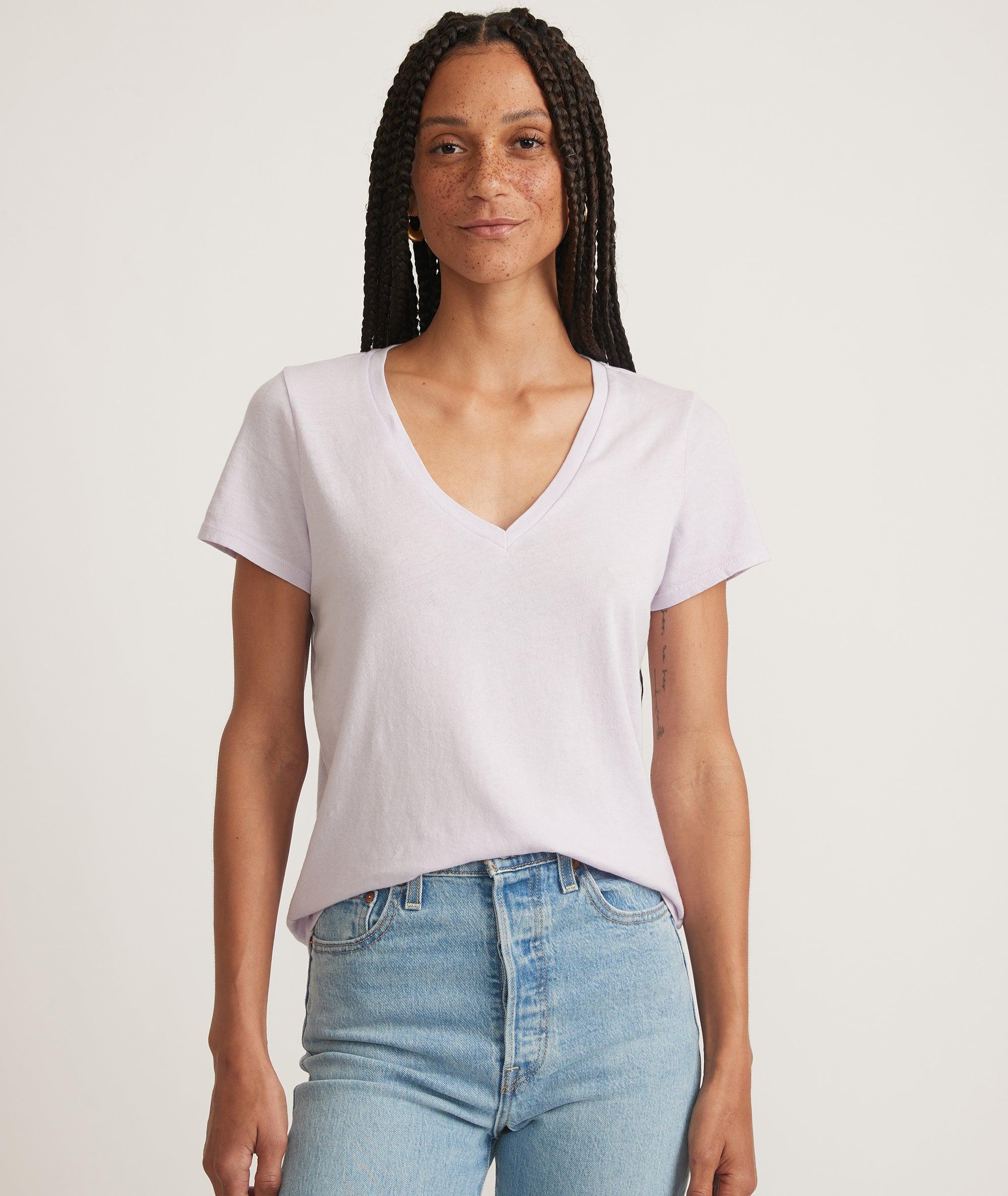 Easy V-Neck Product Image