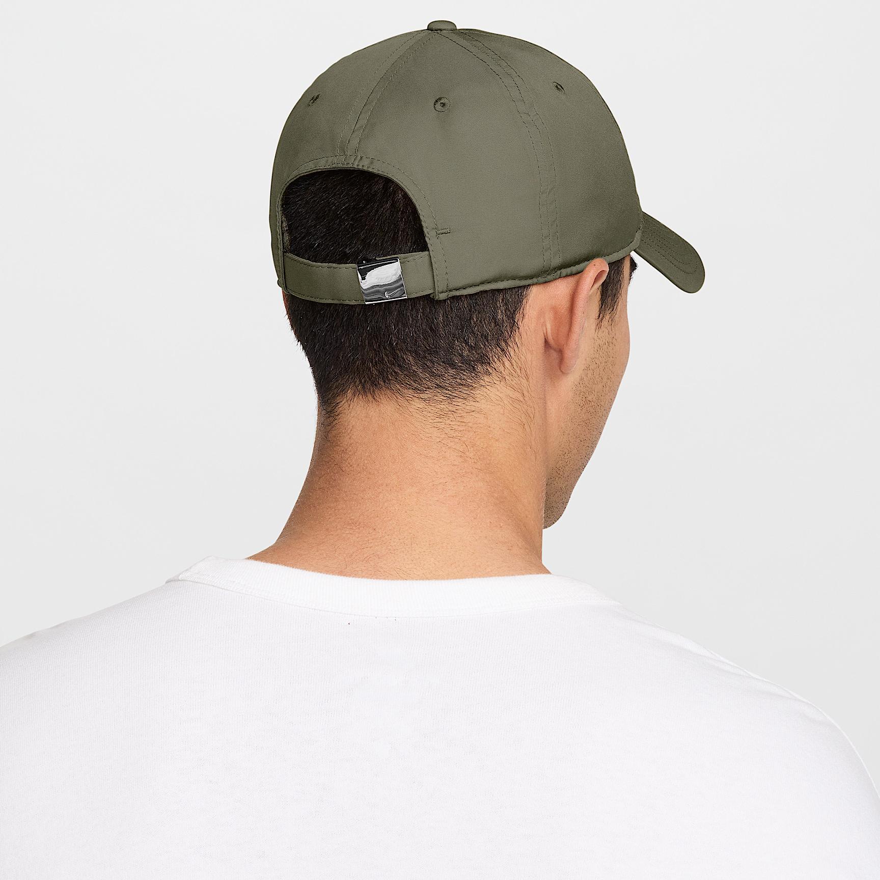 Nike Dri-FIT Club Unstructured Metal Swoosh Cap Product Image