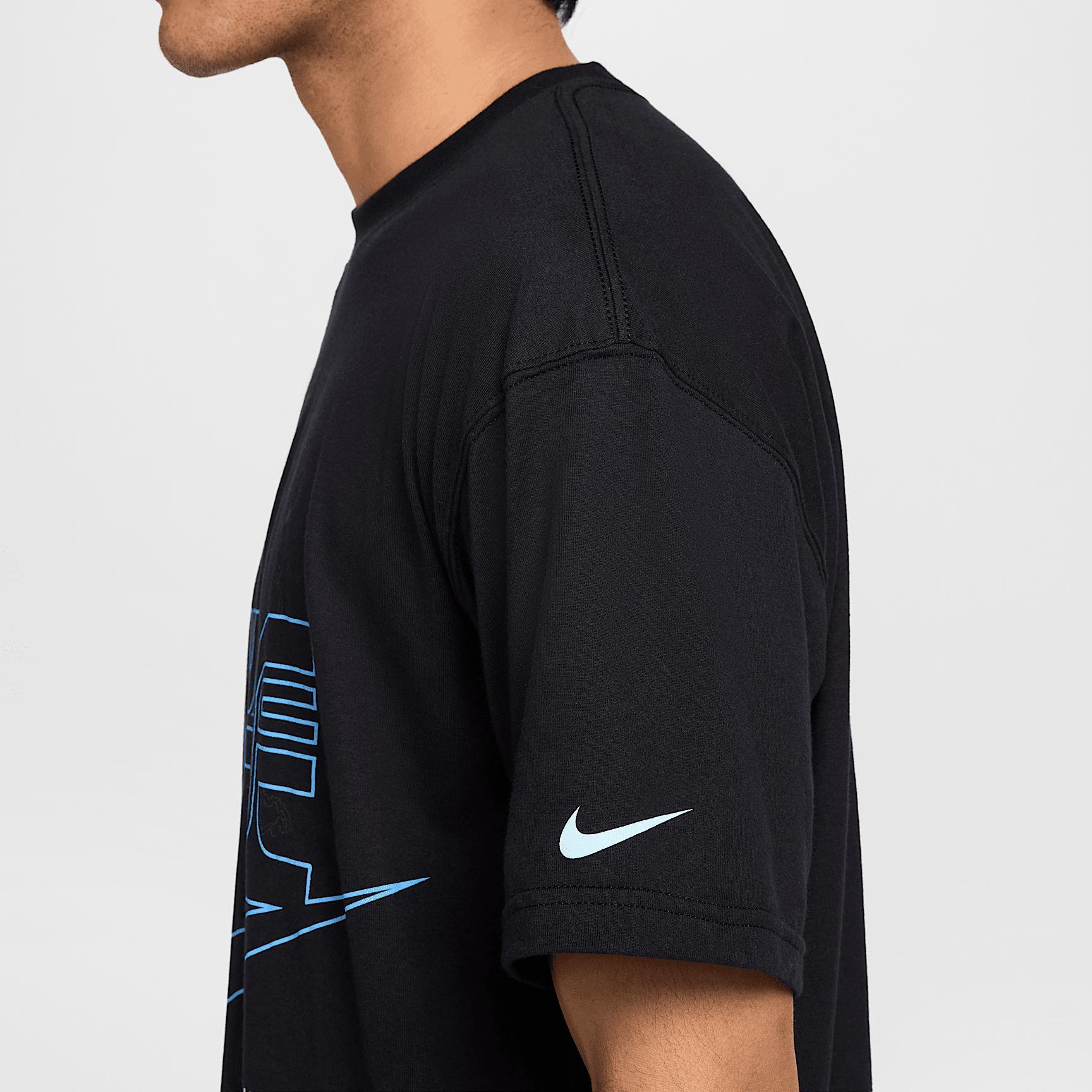 Nike Sportswear Men's Max90 T-Shirt Product Image