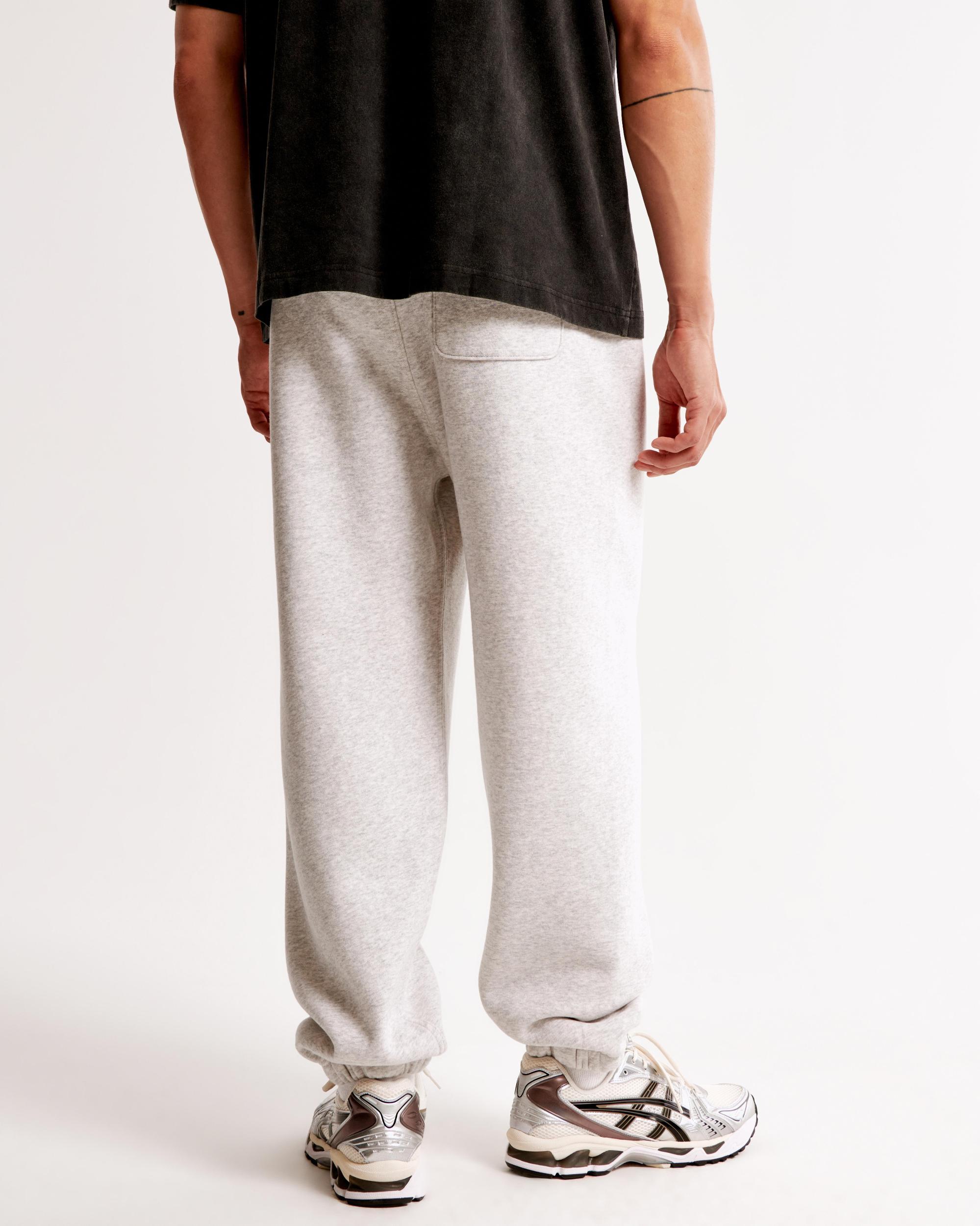 Essential Baggy Sweatpant Product Image