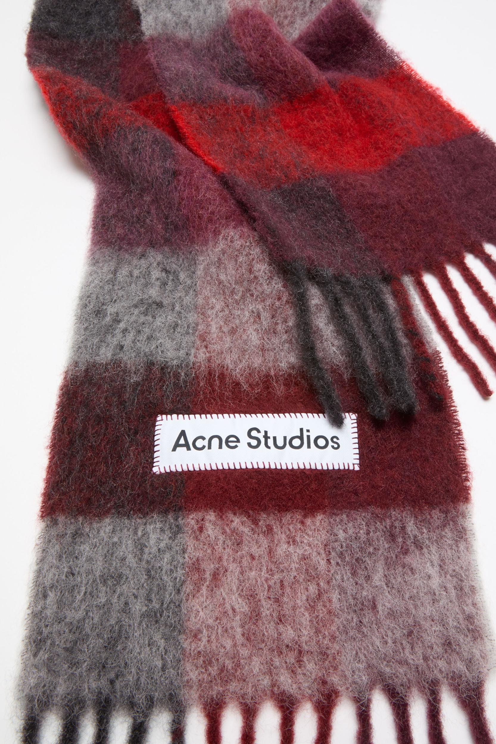 Mohair checked scarf Product Image