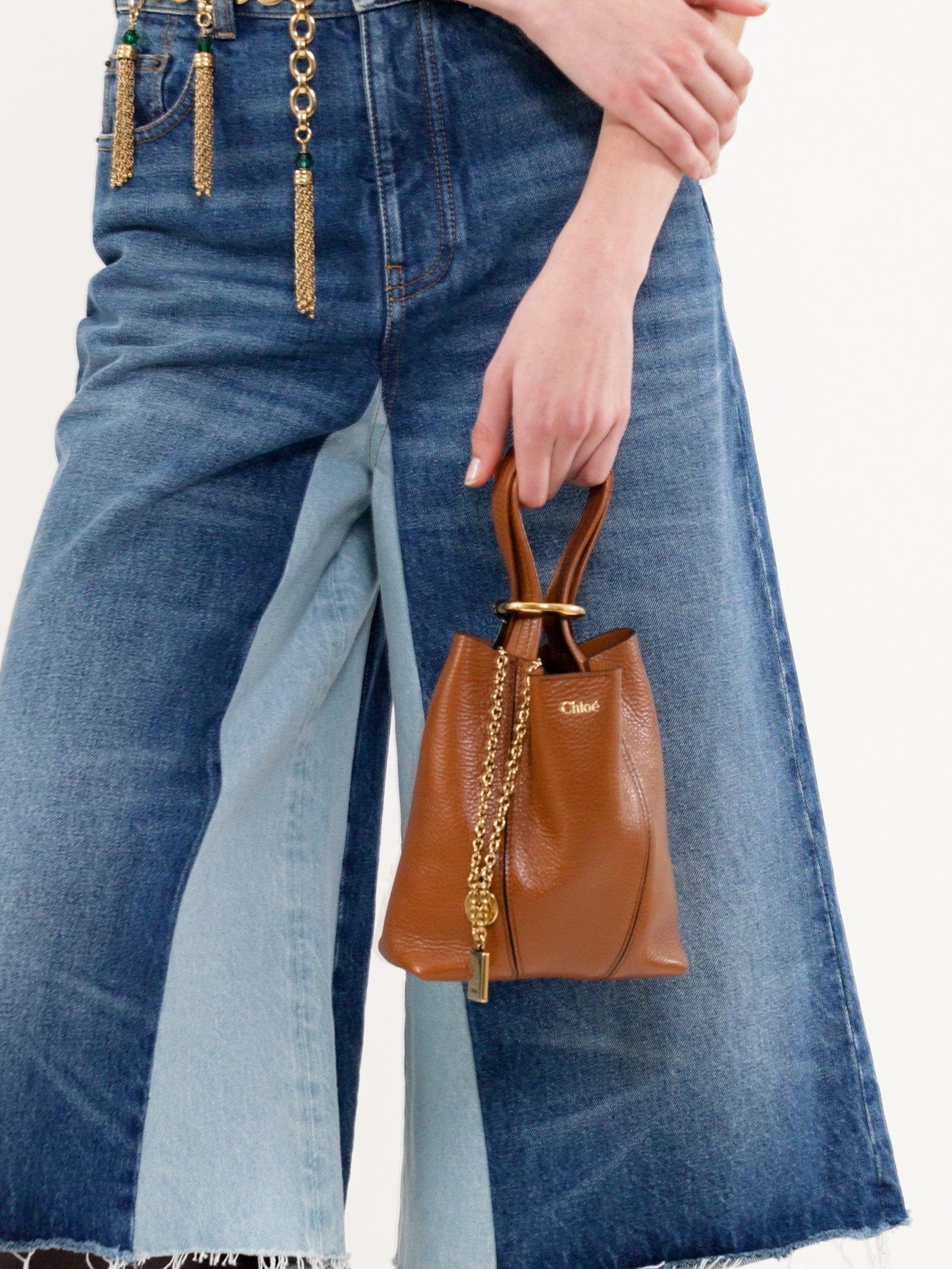 Small Chloé Spin tote bag in grained leather Product Image