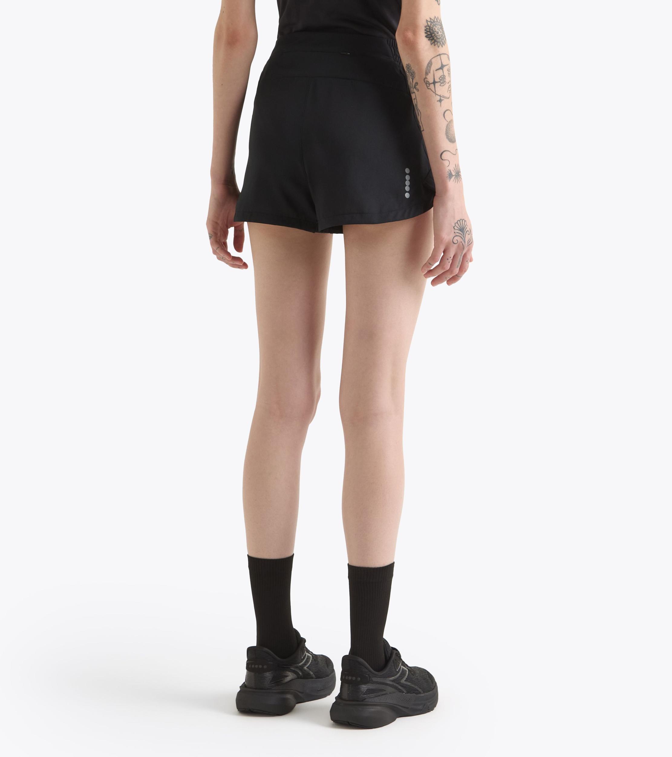 L. SUPER LIGHT SPLIT SHORTS 2.5 Product Image