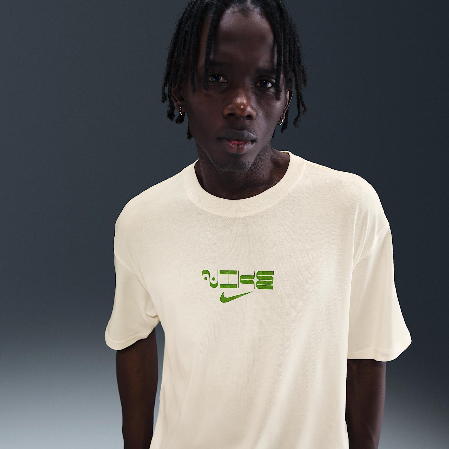 Mens Nike Sportswear Max90 T-Shirt | HQ9266-726 Product Image