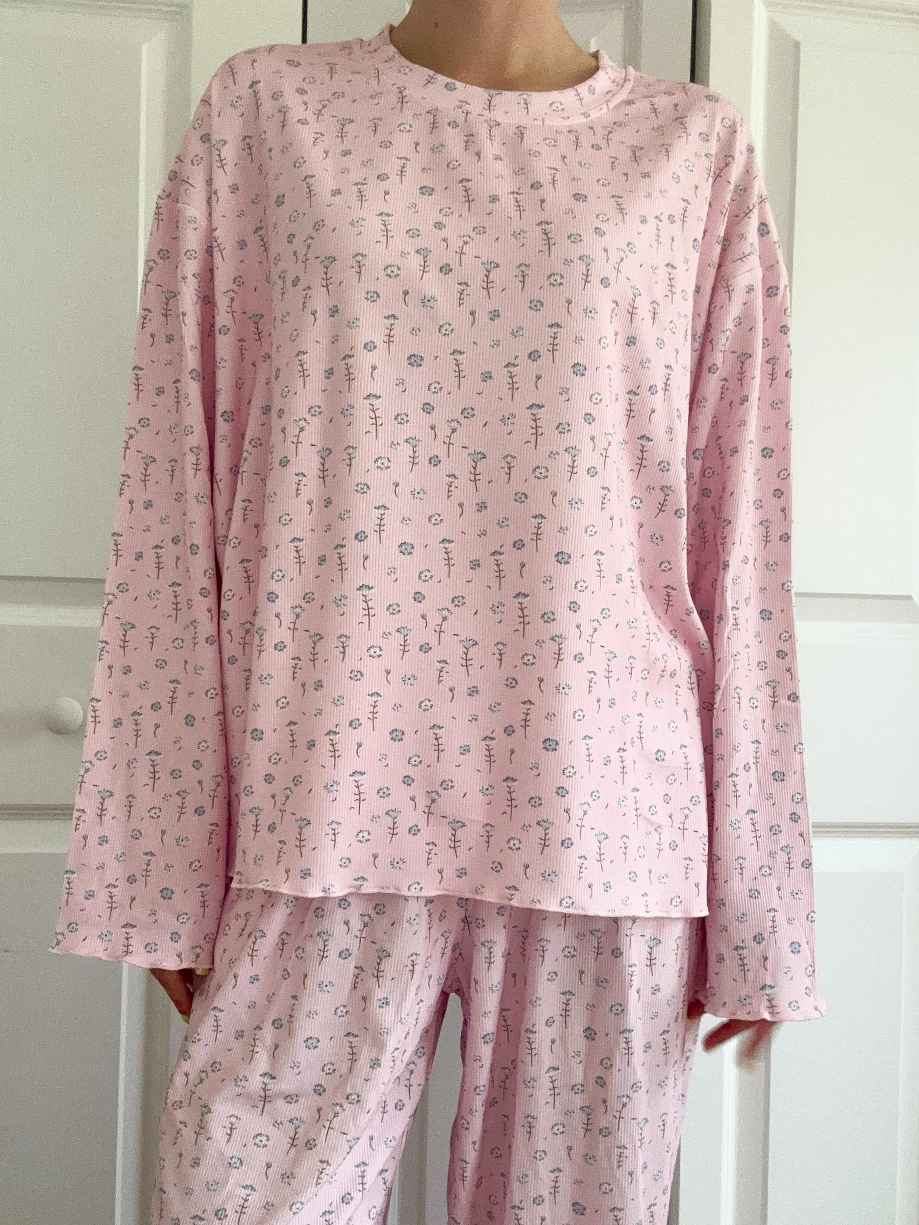 Light Pink Ditsy Floral Long Sleeve Pajama Top Product Image