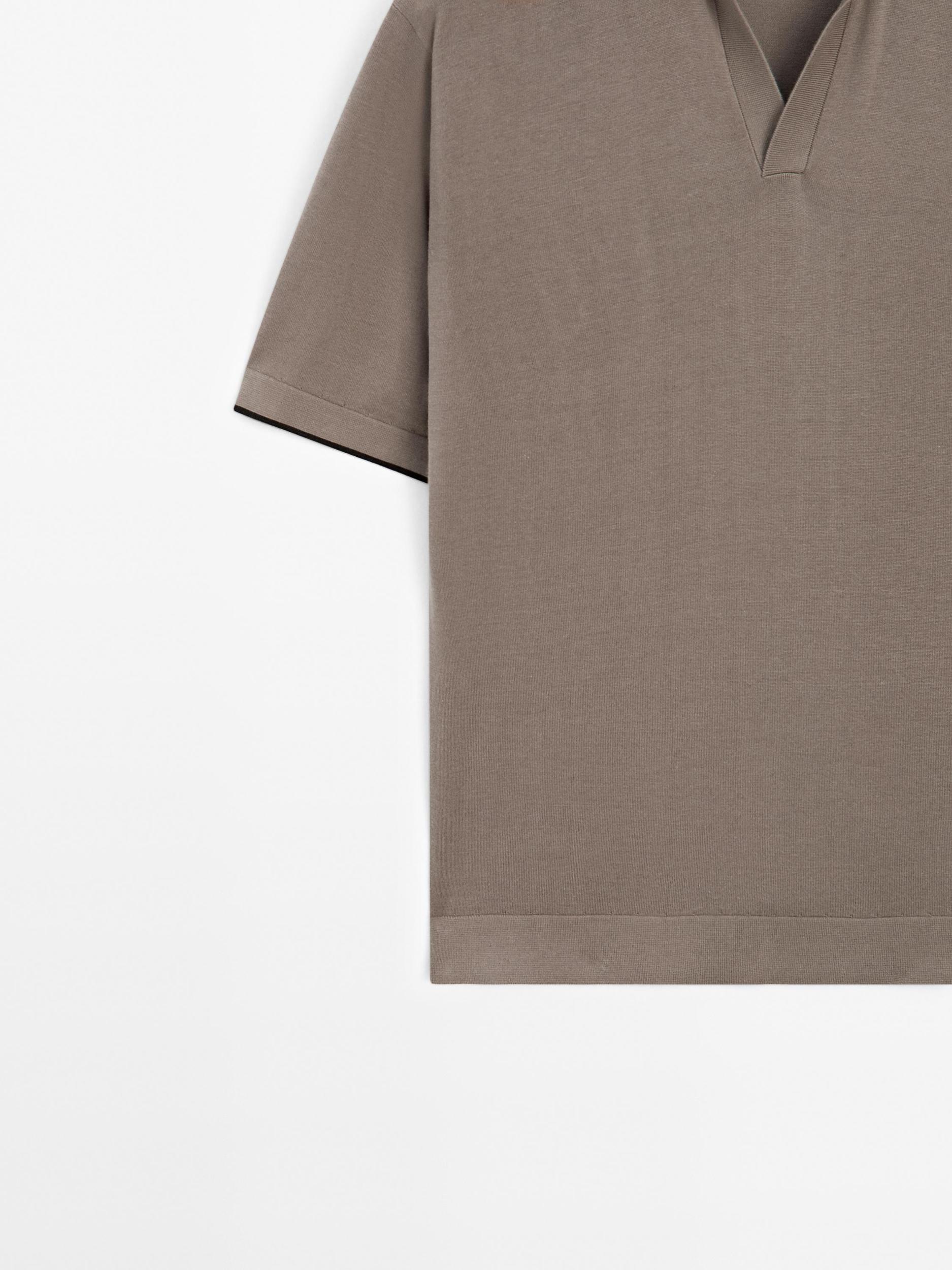 Knit polo shirt with contrast detail Product Image