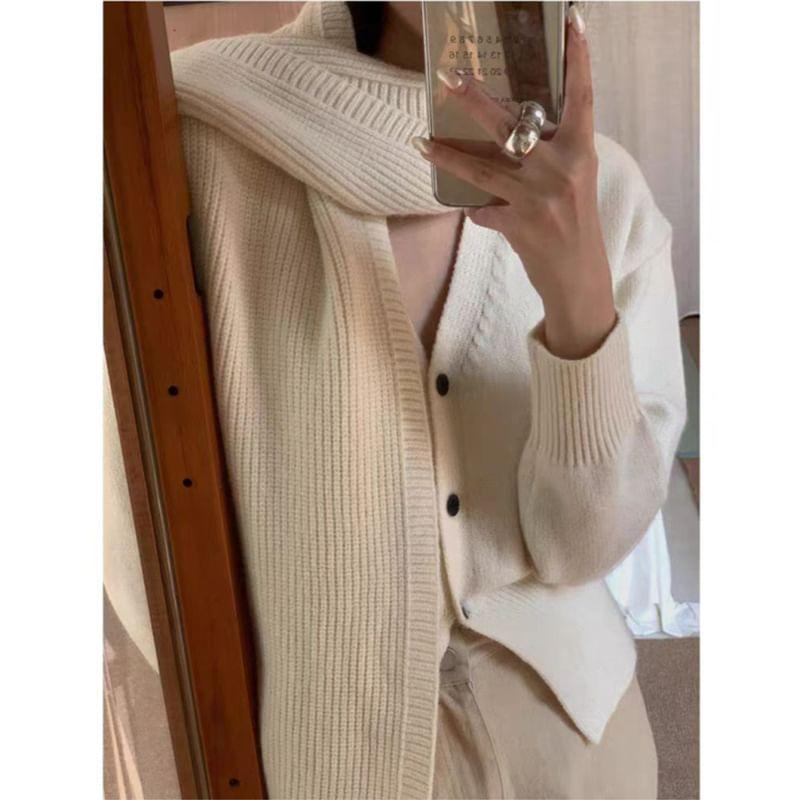 Set: V-Neck Ribbed Cardigan + Scarf Product Image