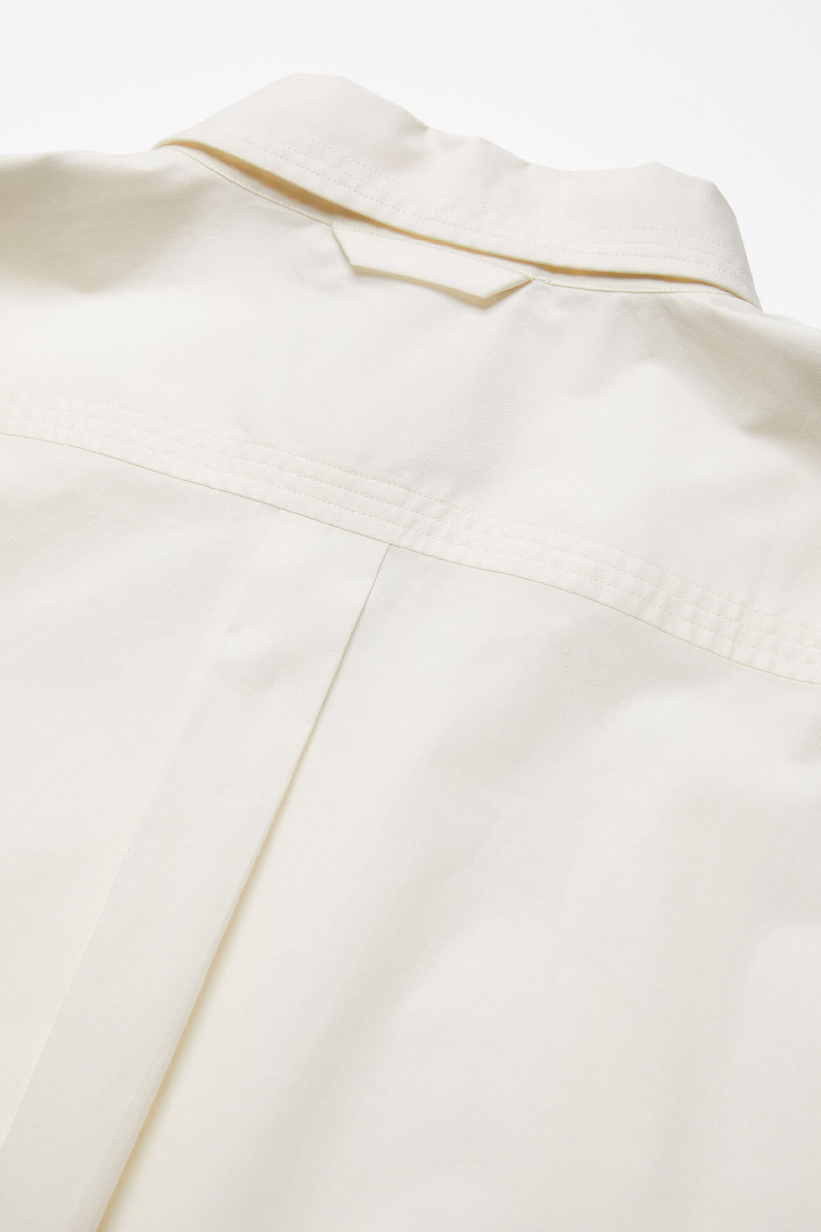 Short sleeve button-up shirt Product Image