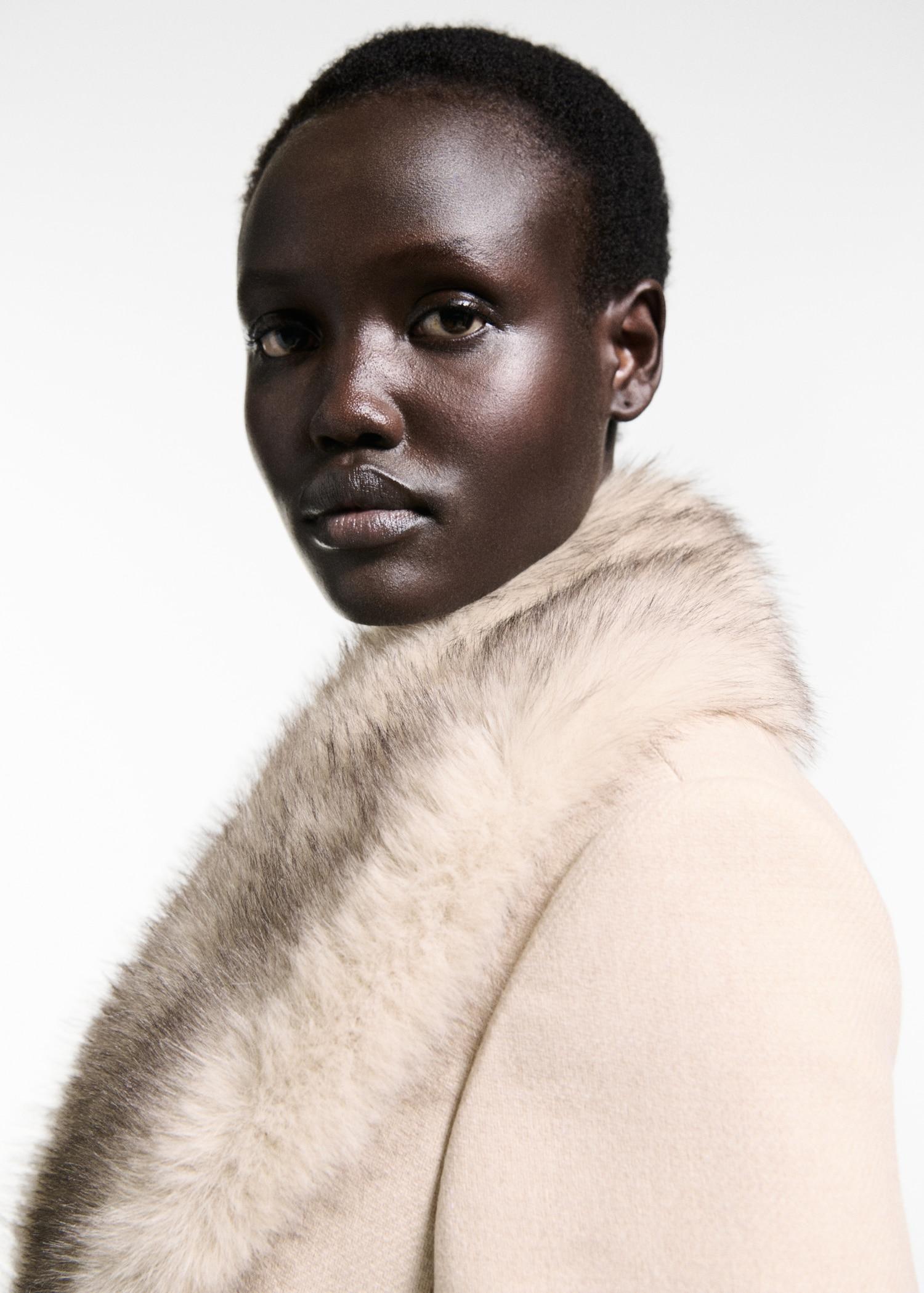 Butter wool coat with detachable collar - Women | MANGO USA Product Image