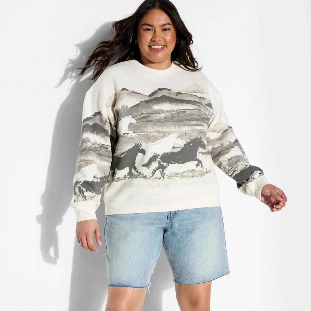 Women's Wild Horses Fleece Graphic Sweatshirt - Cream/Gray Product Image