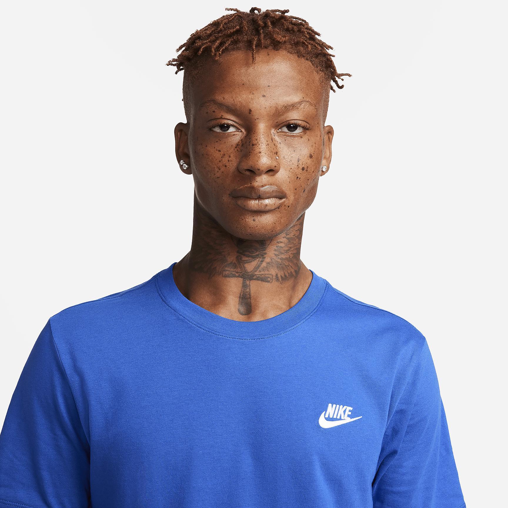 Mens Nike Sportswear Club T-Shirt | AR4997-480 Product Image