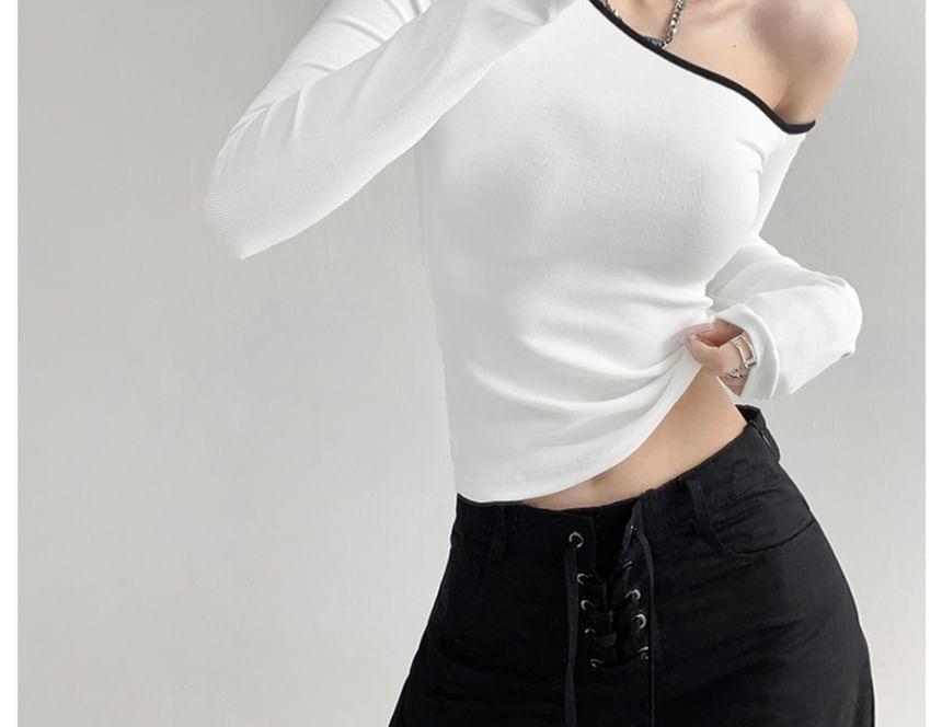 Contrasted One-Shoulder Crop T-Shirt Product Image