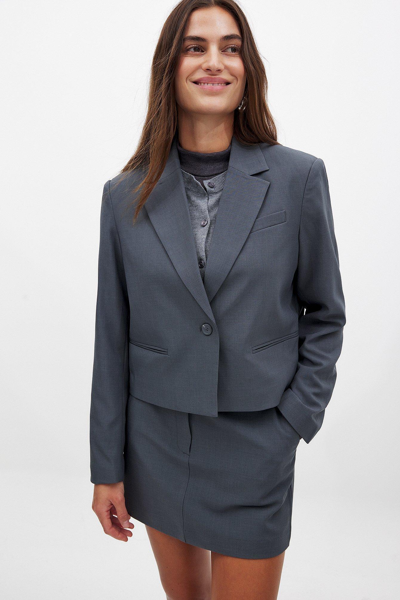 Short Tailored Straight Blazer Product Image