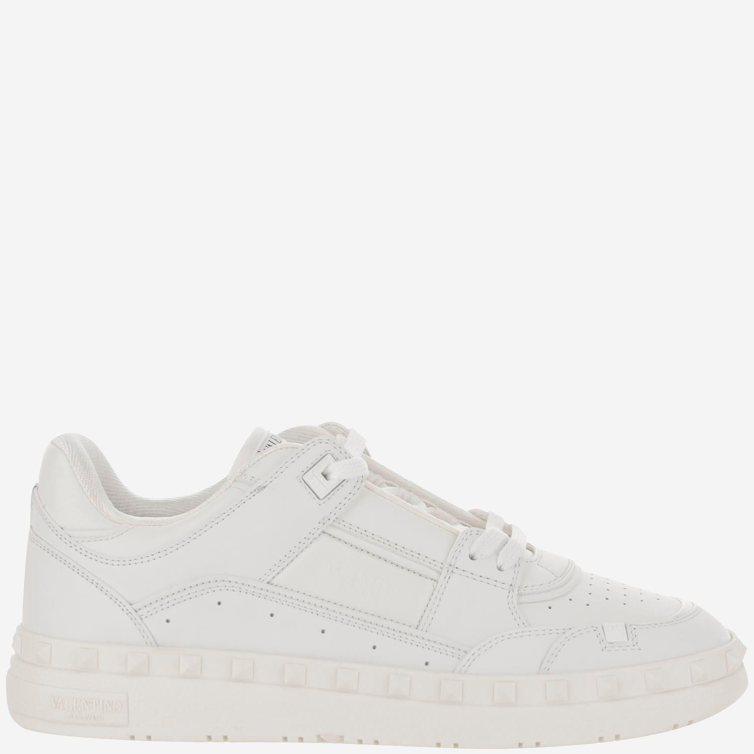 VALENTINO GARAVANI Freedots Sneakers In White Product Image